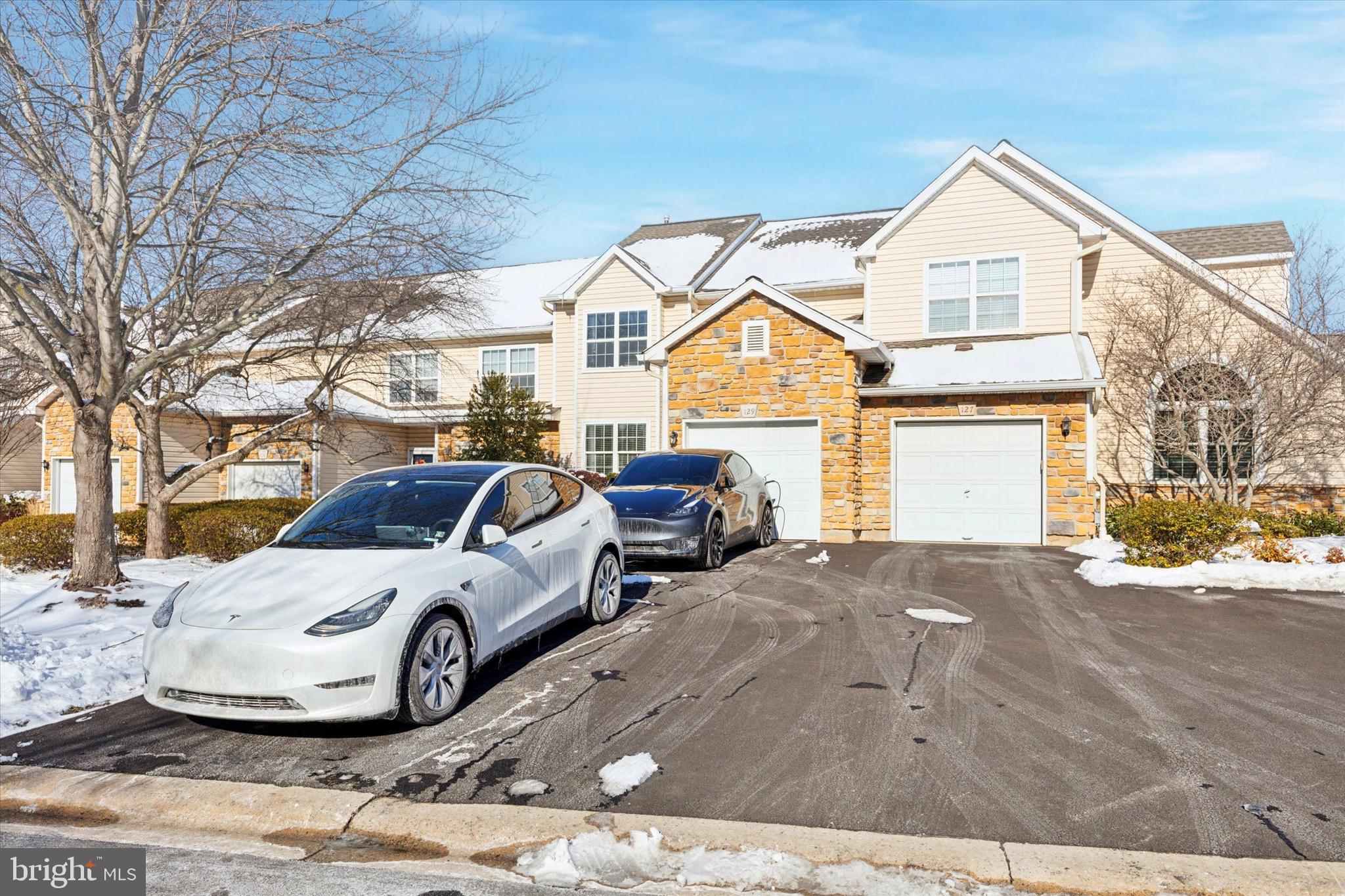 BLUE BELL CC - Residential Lease