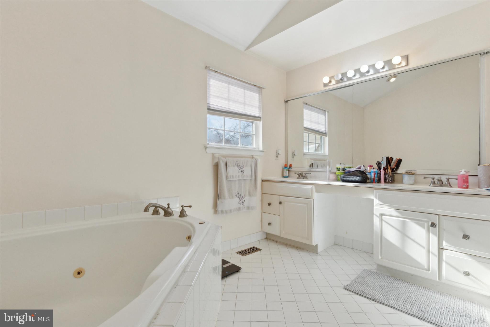 BLUE BELL CC - Residential Lease