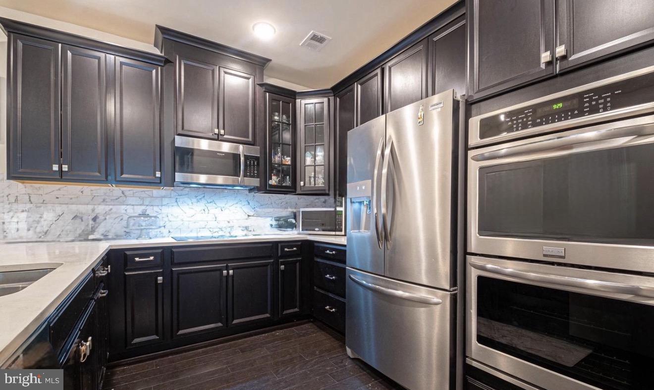 HEATHCOTE COMMONS CONDOMINIUMS - Residential