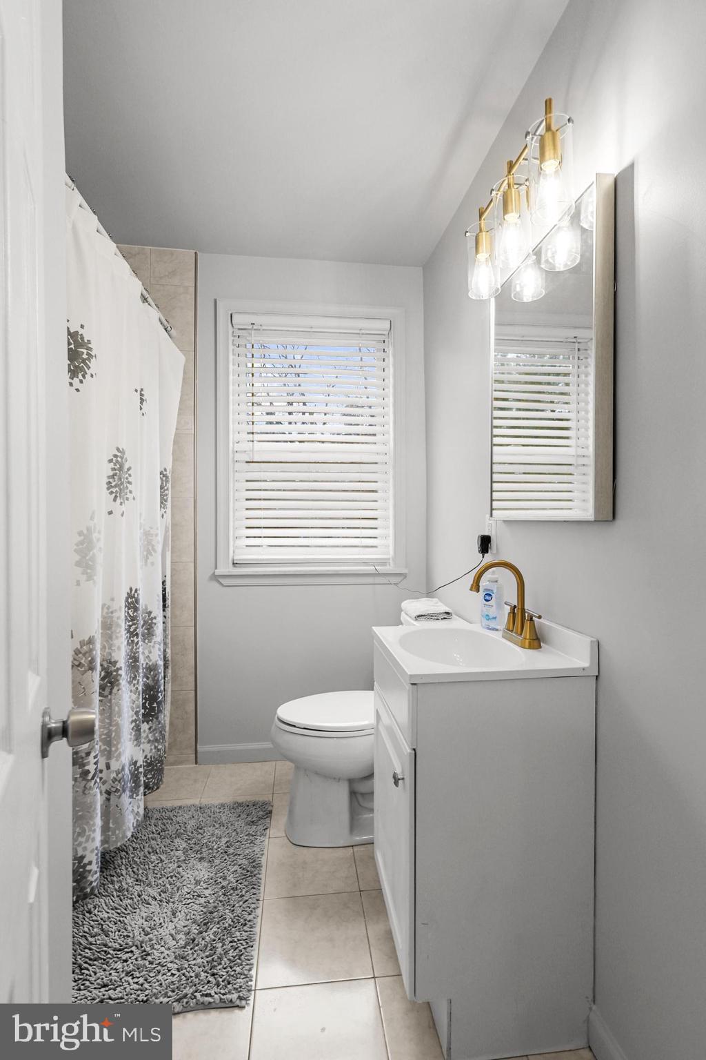 LAKE WALKER - Residential