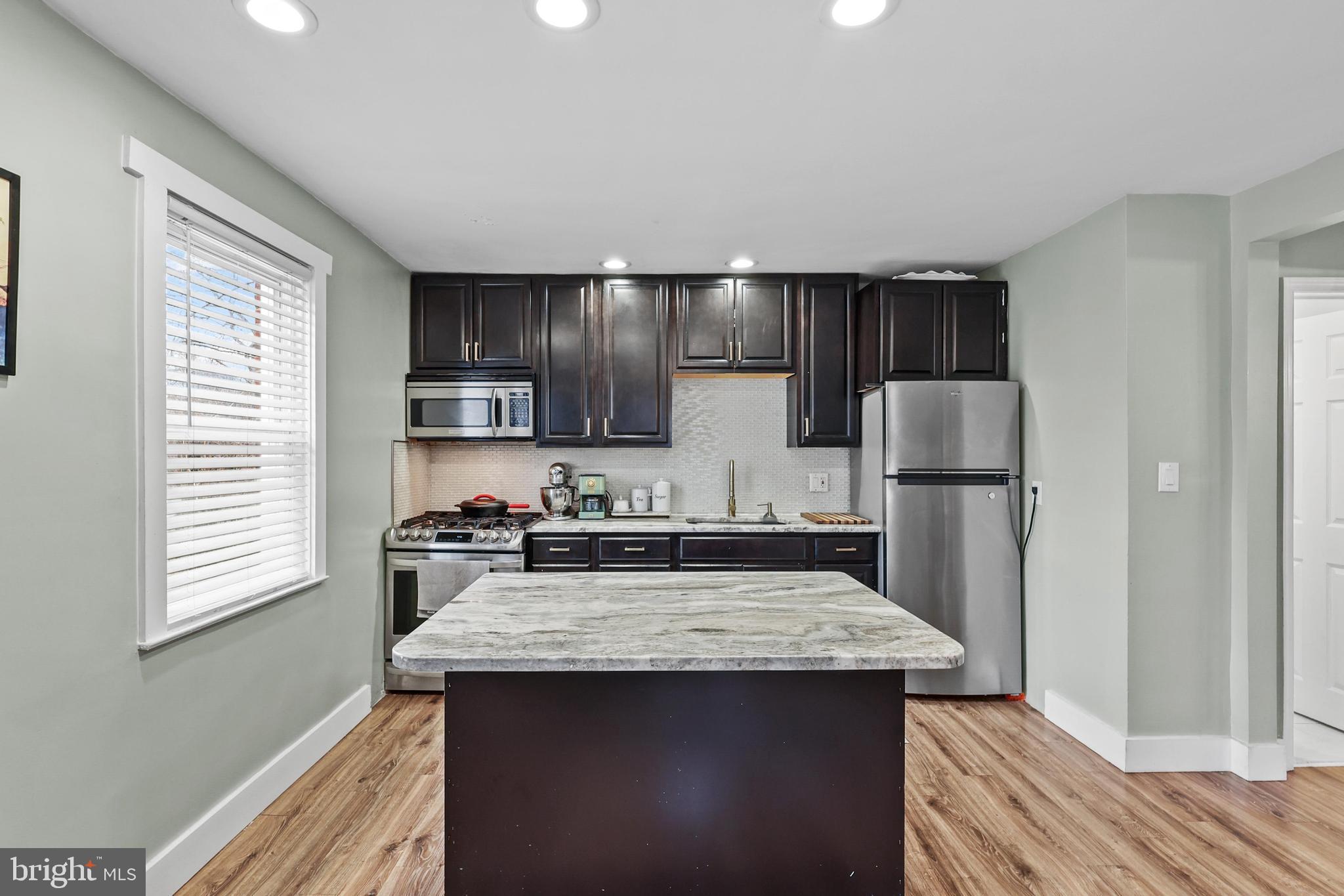 LAKE WALKER - Residential