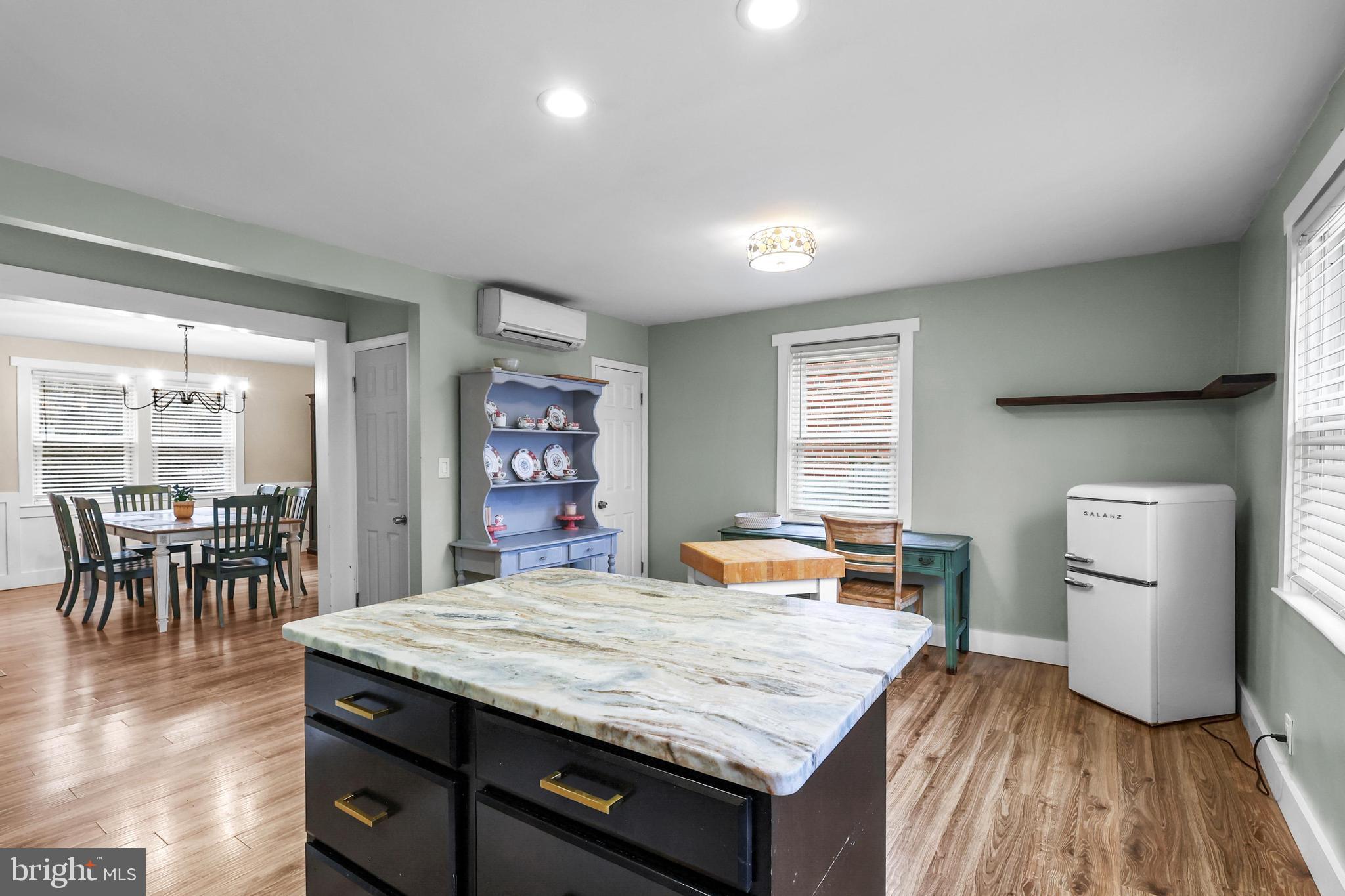 LAKE WALKER - Residential