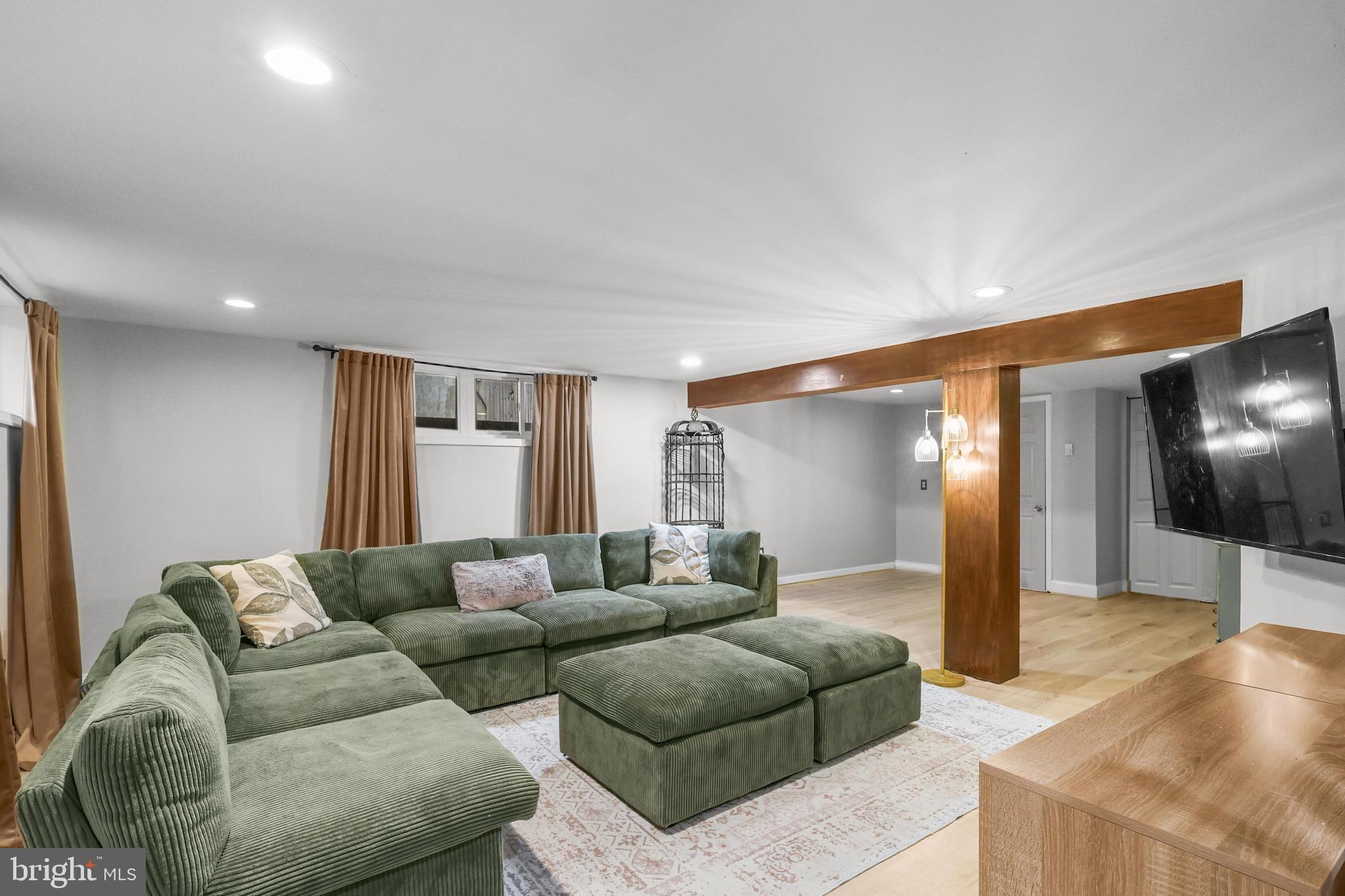 LAKE WALKER - Residential