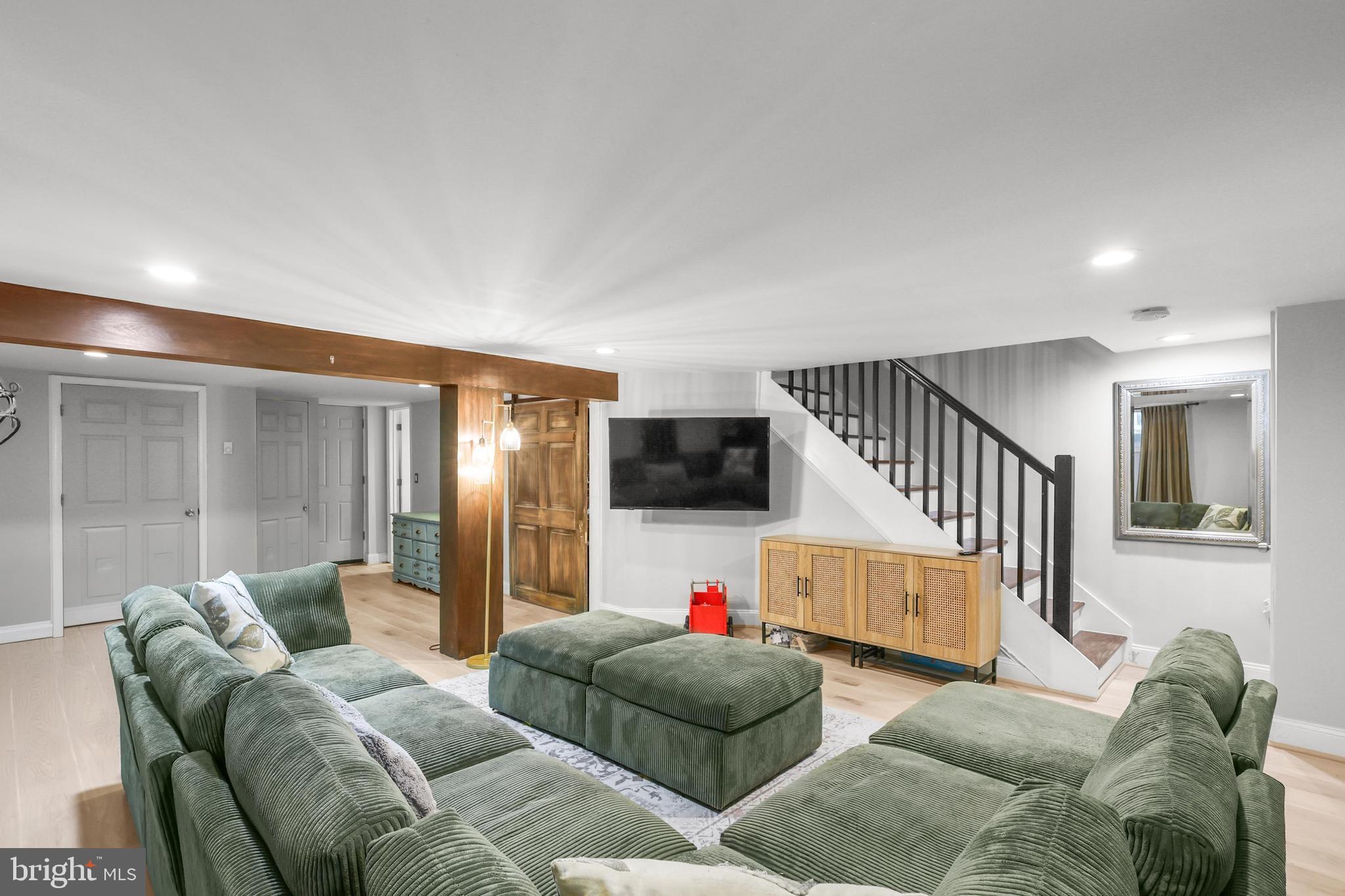 LAKE WALKER - Residential