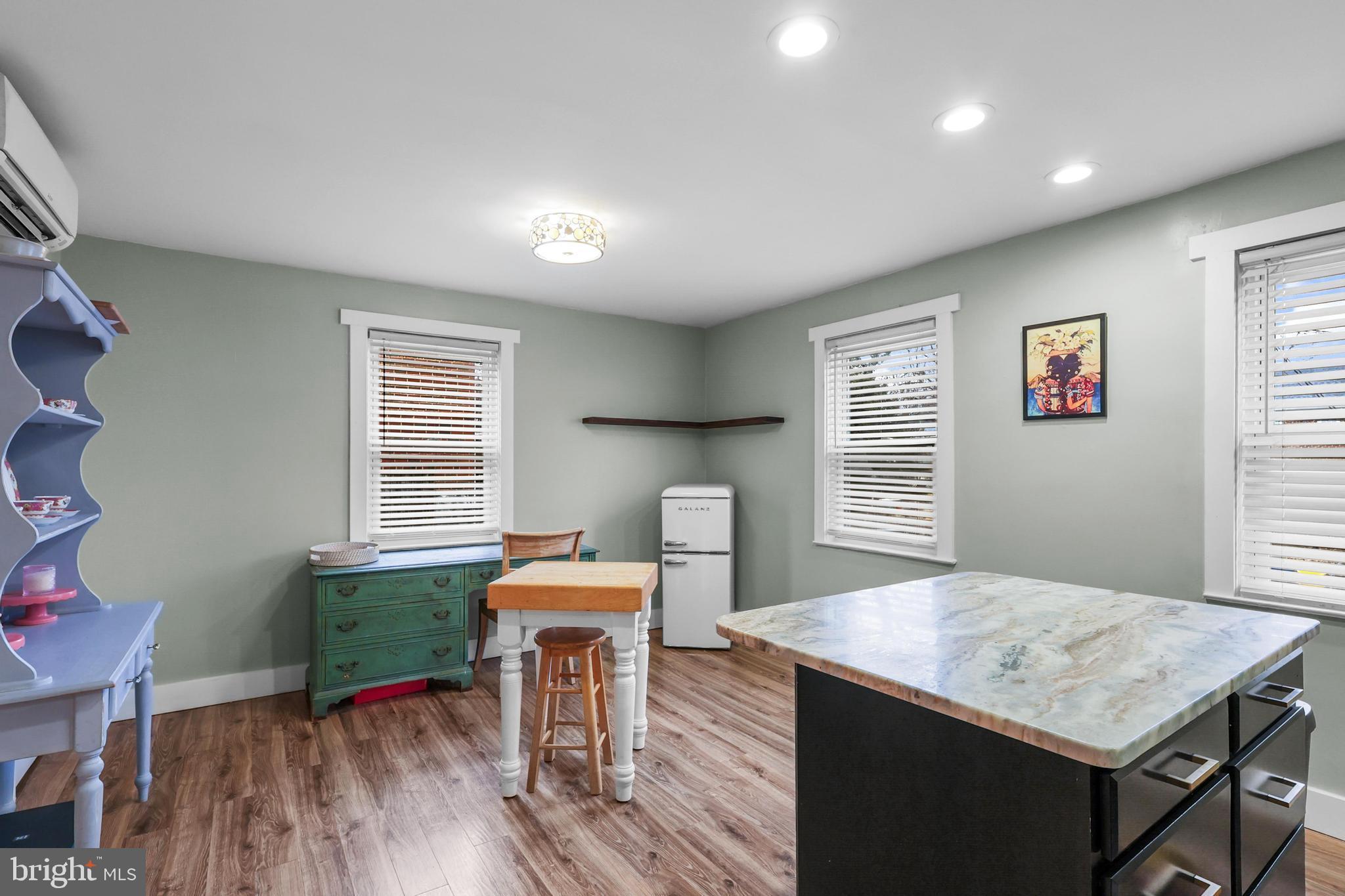 LAKE WALKER - Residential