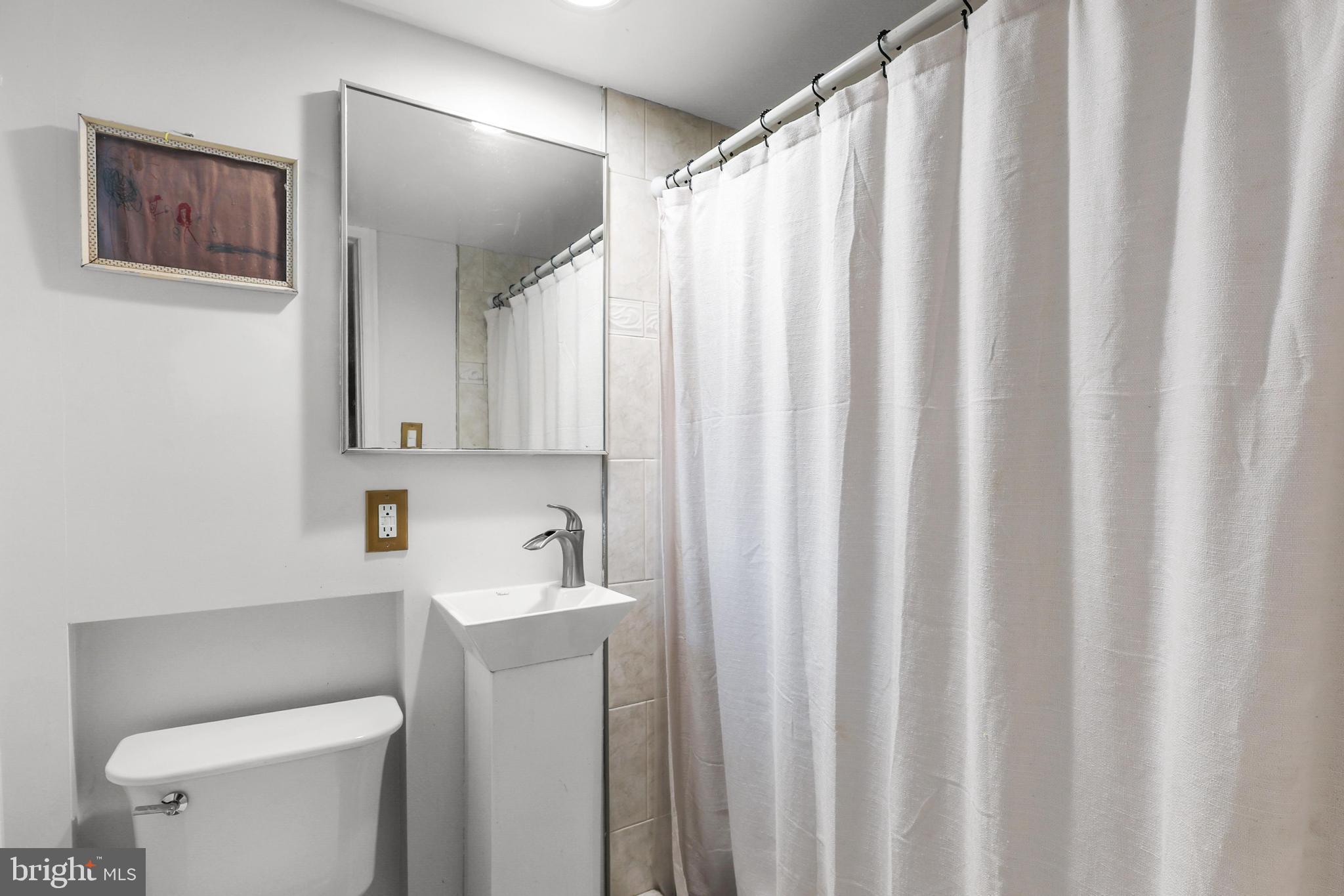 LAKE WALKER - Residential