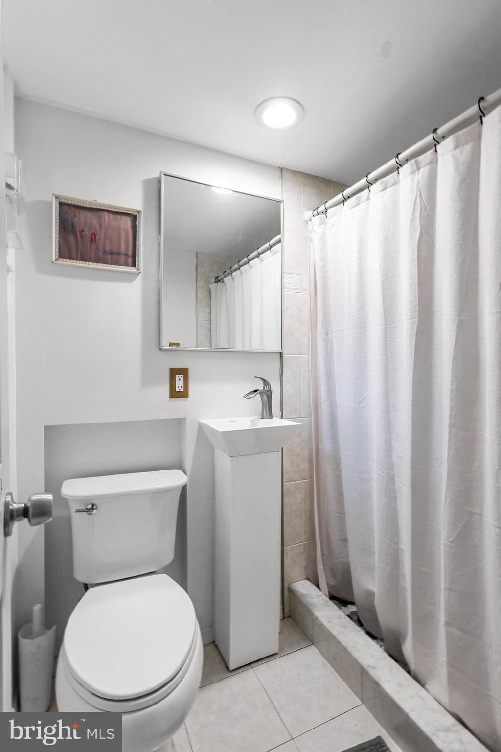 LAKE WALKER - Residential