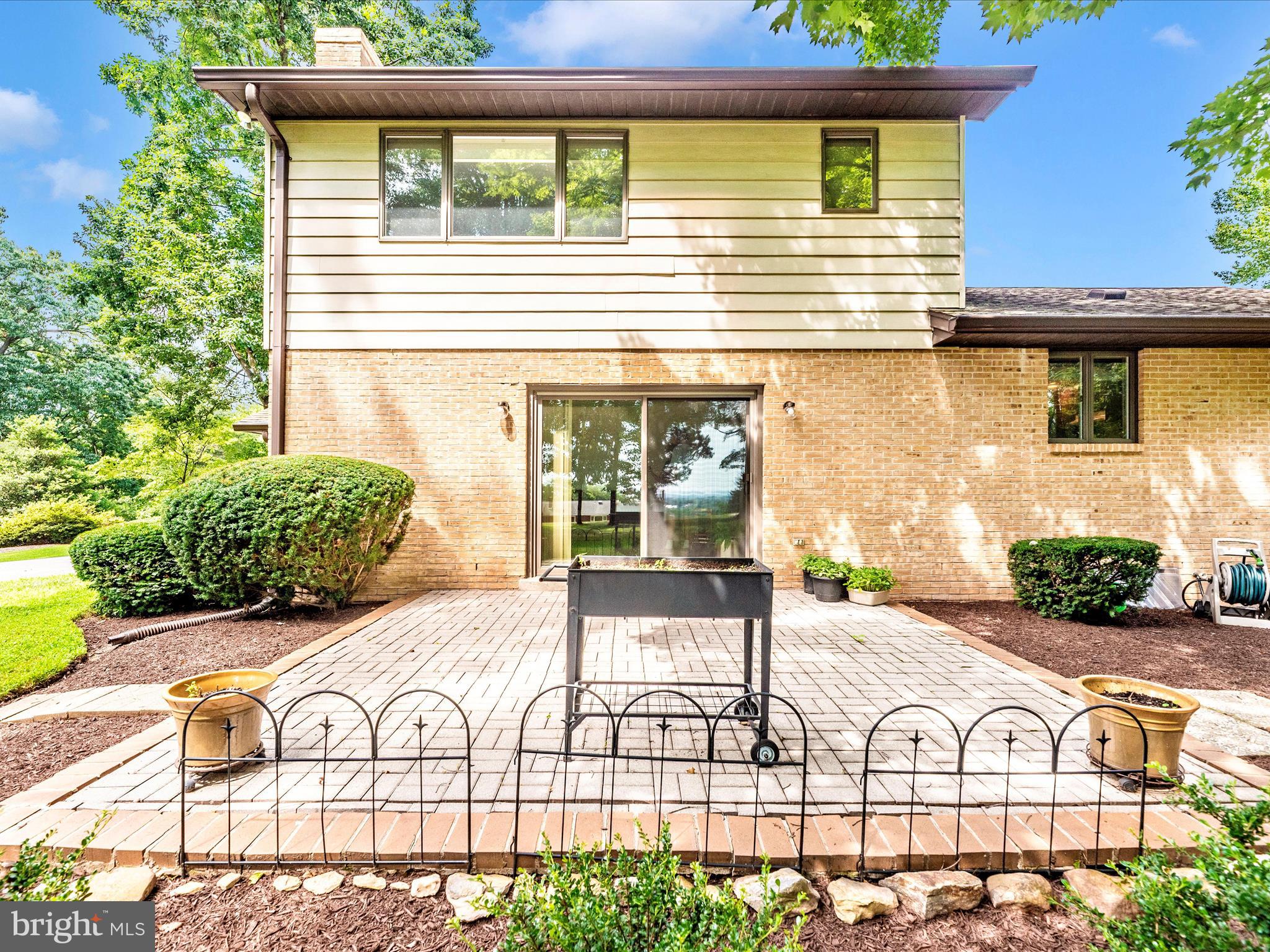 HILLSIDE ESTATES - Residential