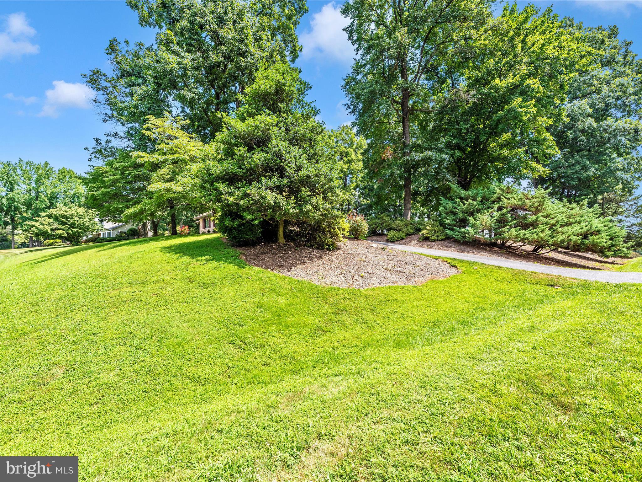 HILLSIDE ESTATES - Residential