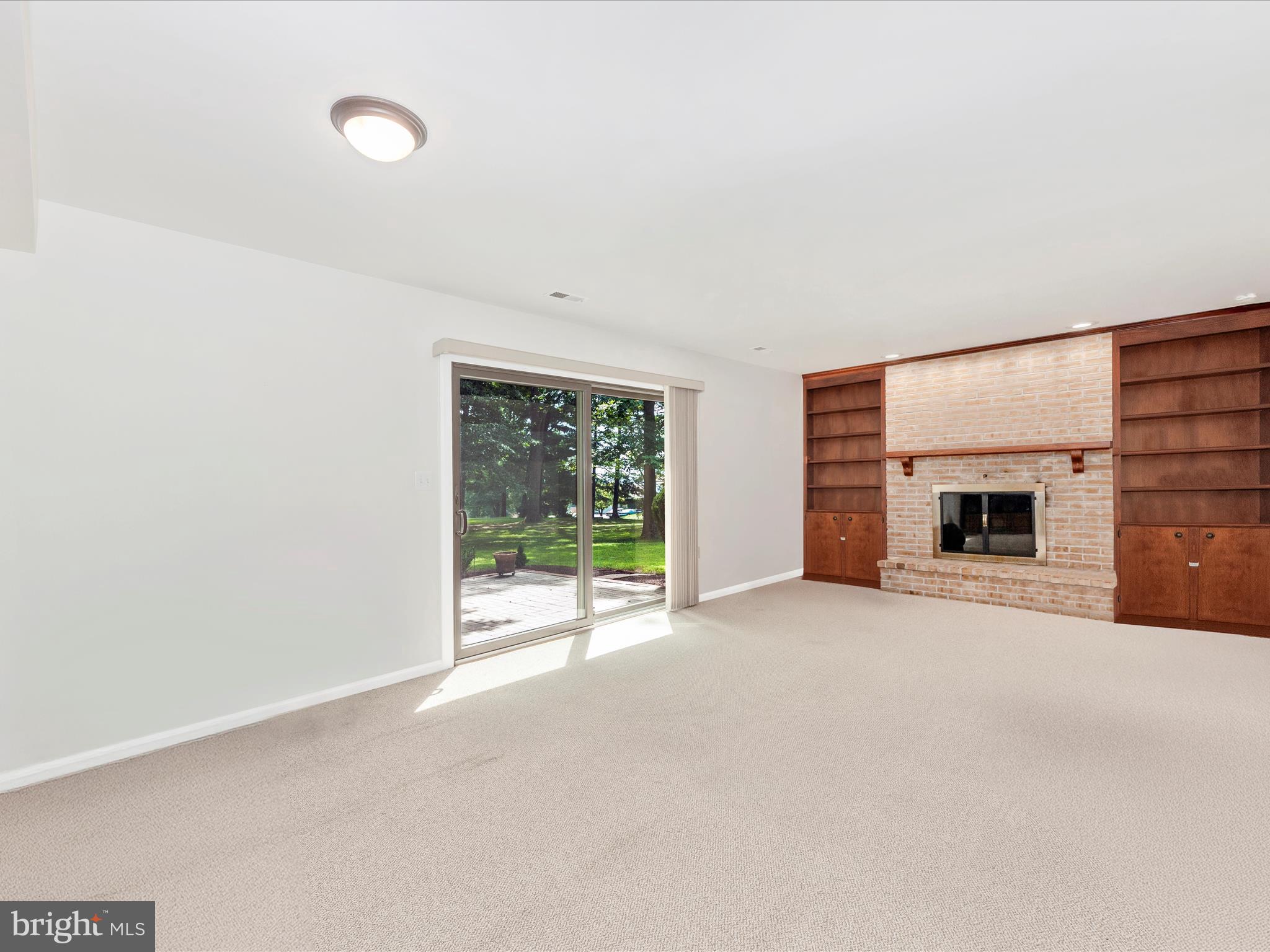 HILLSIDE ESTATES - Residential