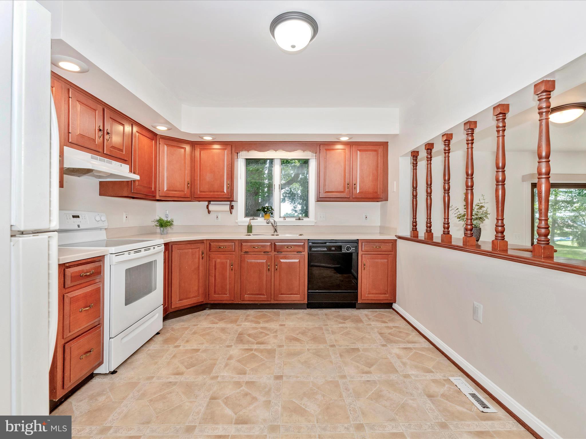 HILLSIDE ESTATES - Residential