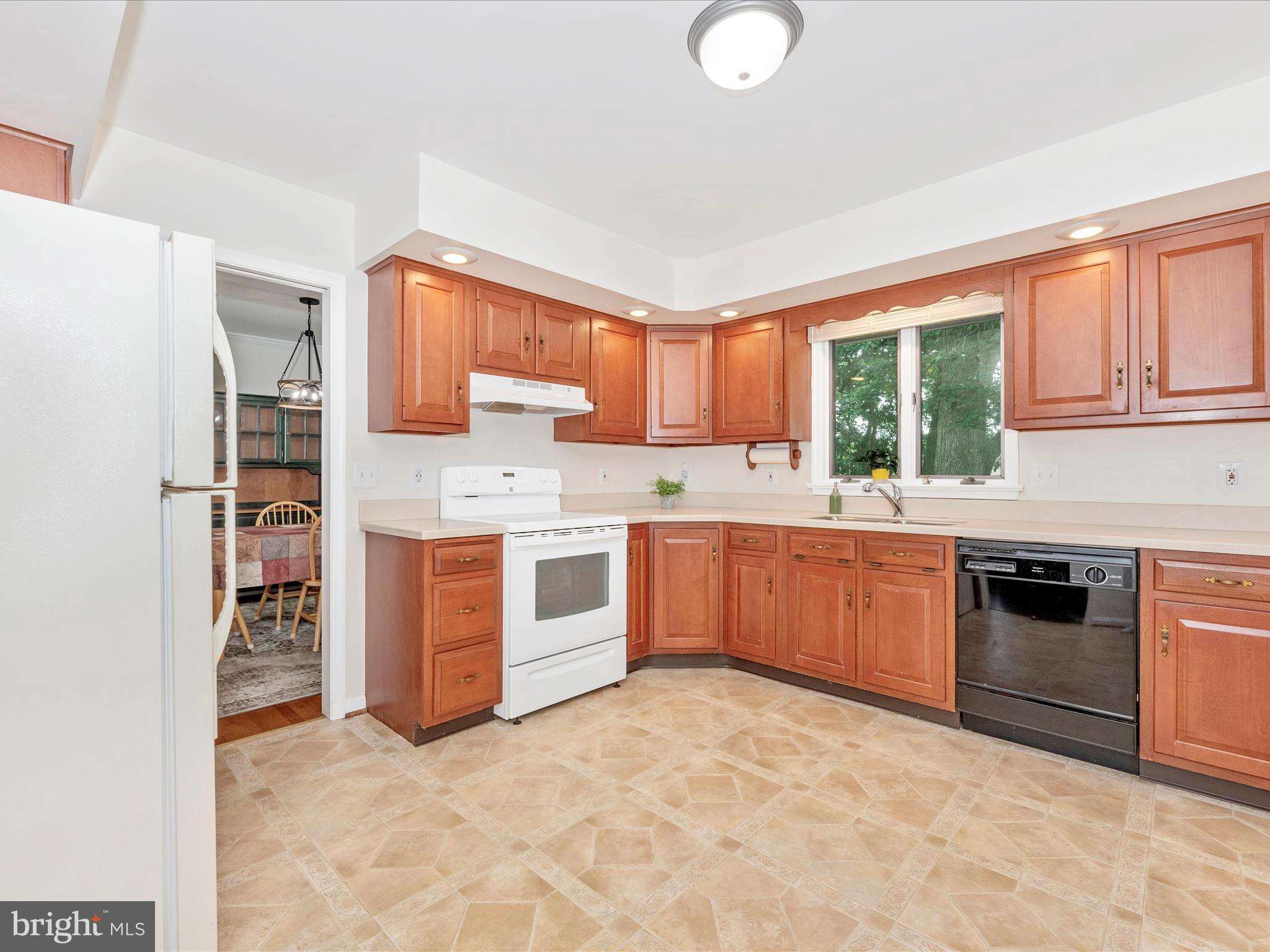 HILLSIDE ESTATES - Residential