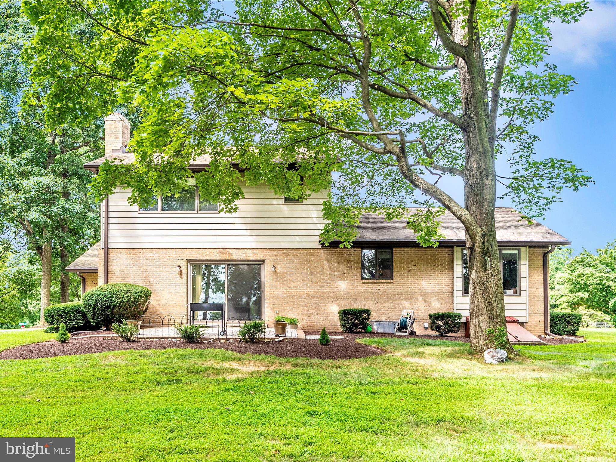 HILLSIDE ESTATES - Residential