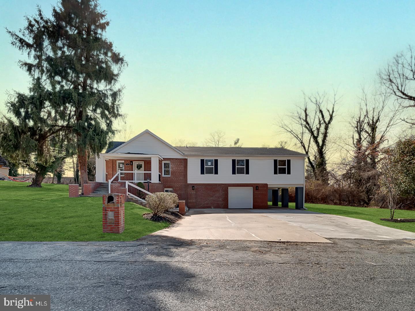 1501 PINE GROVE