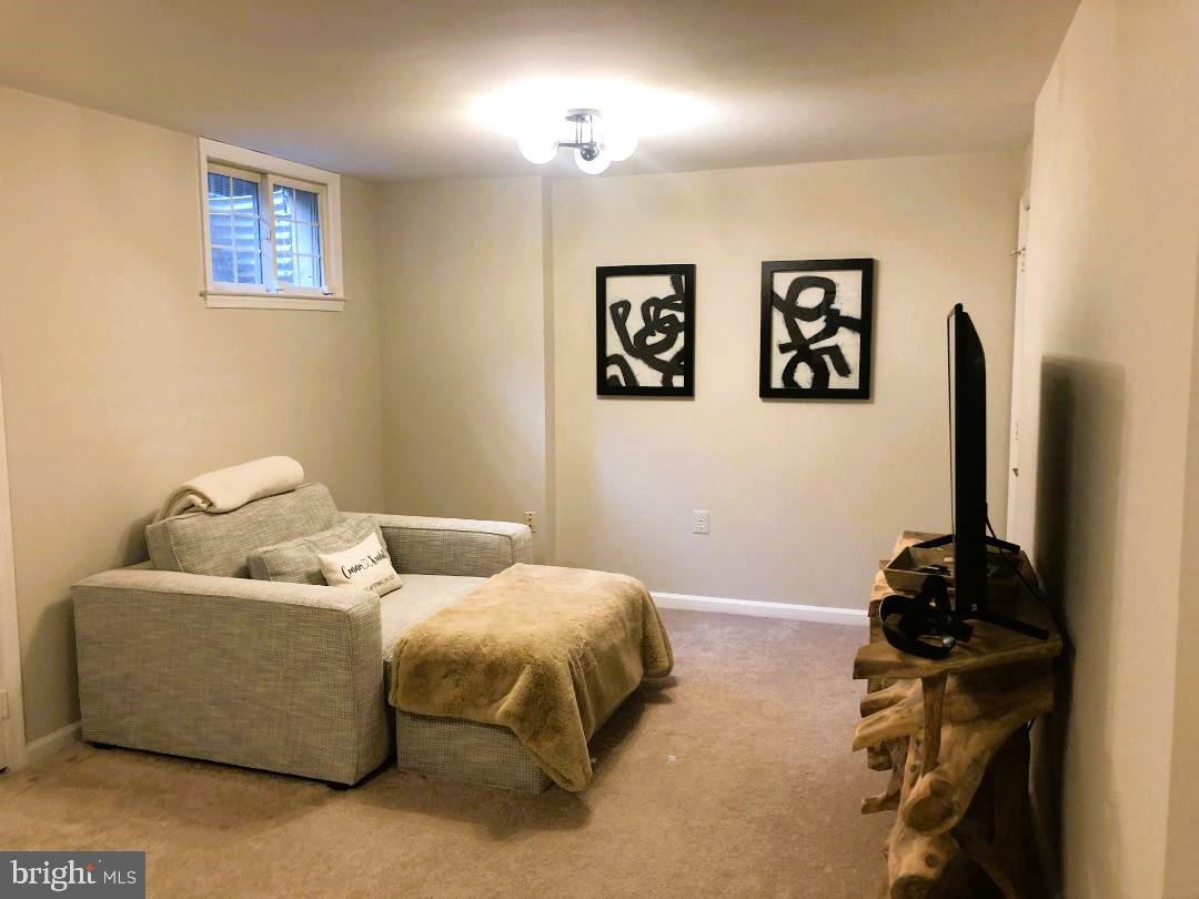 WINDSOR PARK - Residential Lease