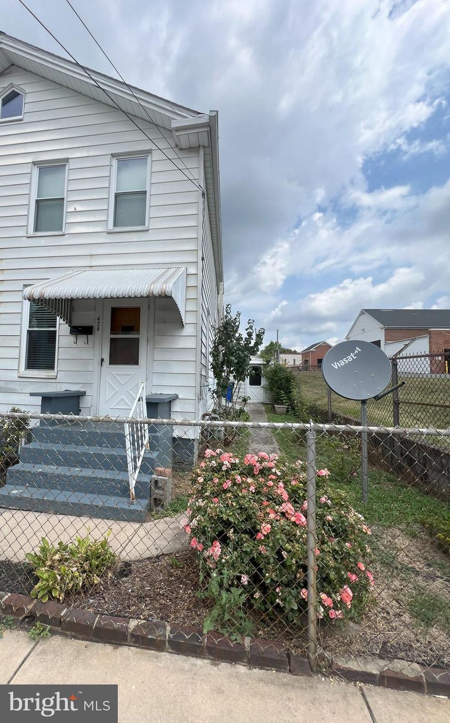 Investor Alert!!!  As-Is in need of total rehab.  Features 2 Bedrooms, 1 bath with a open Loft area in the upper level.
