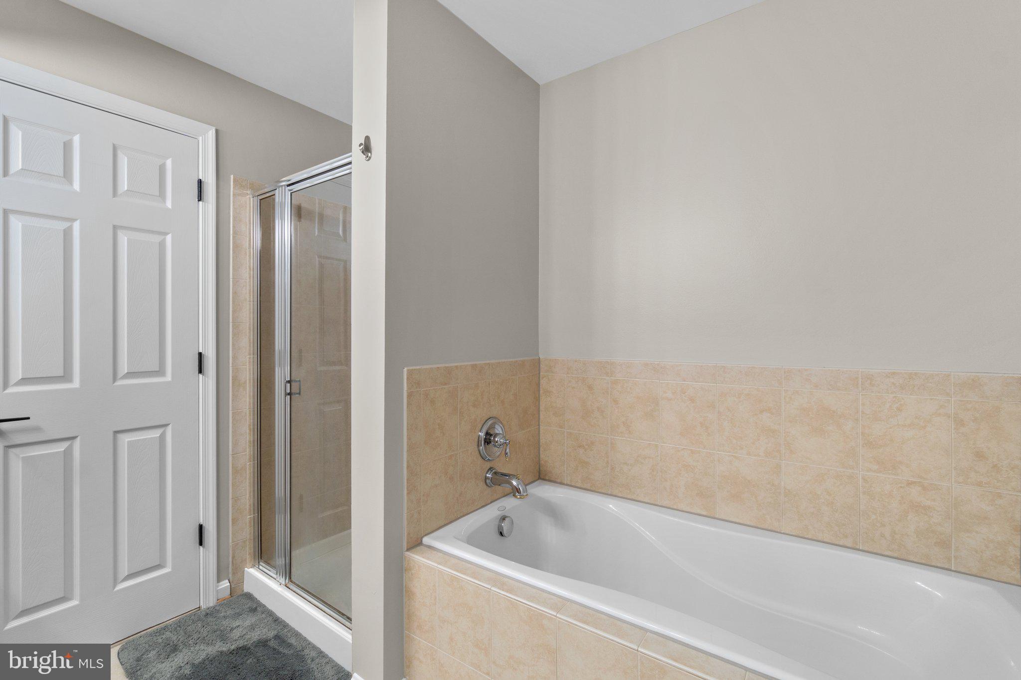 CHATSWORTH VILLAGE CONDO - Residential