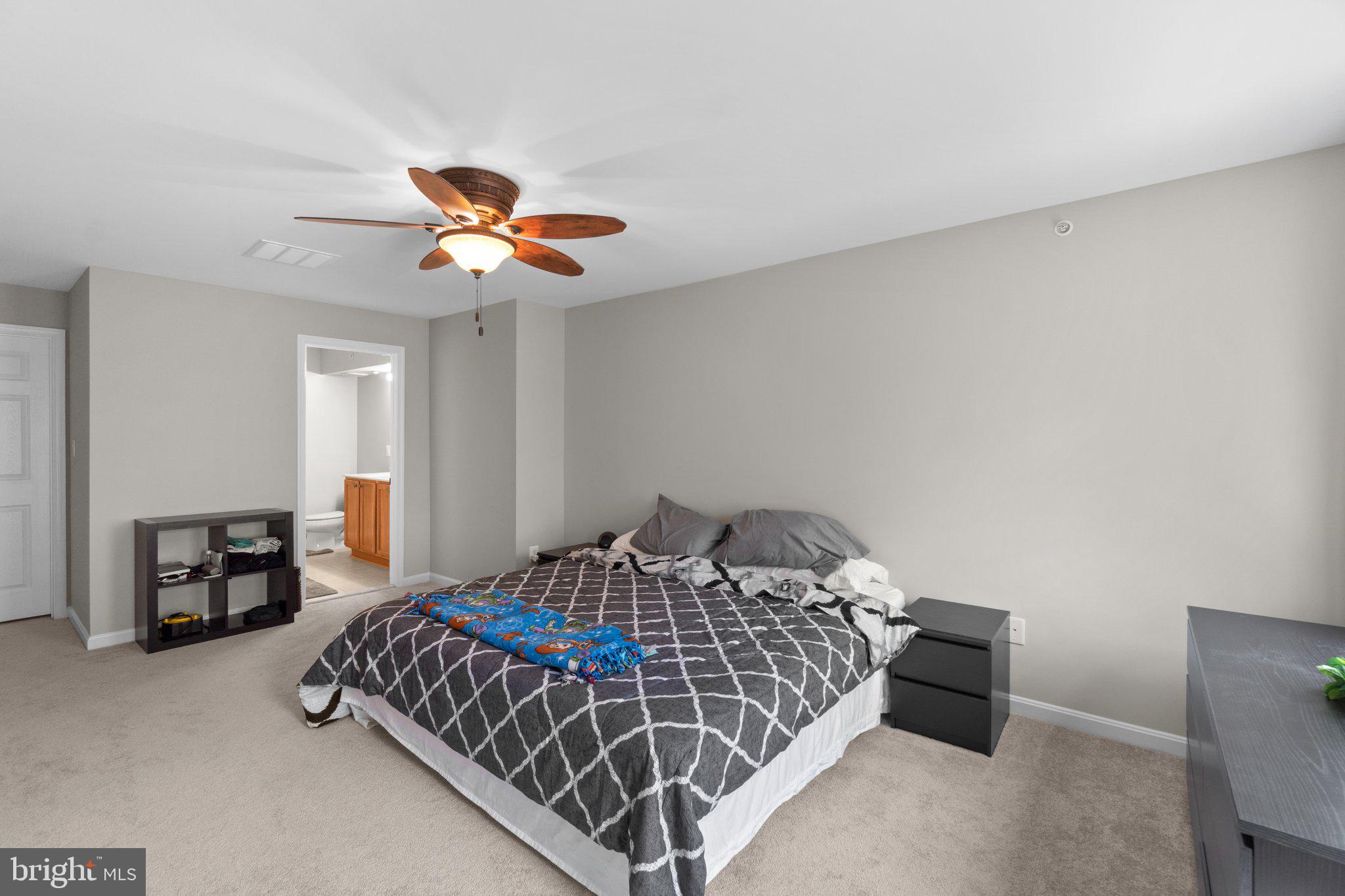 CHATSWORTH VILLAGE CONDO - Residential