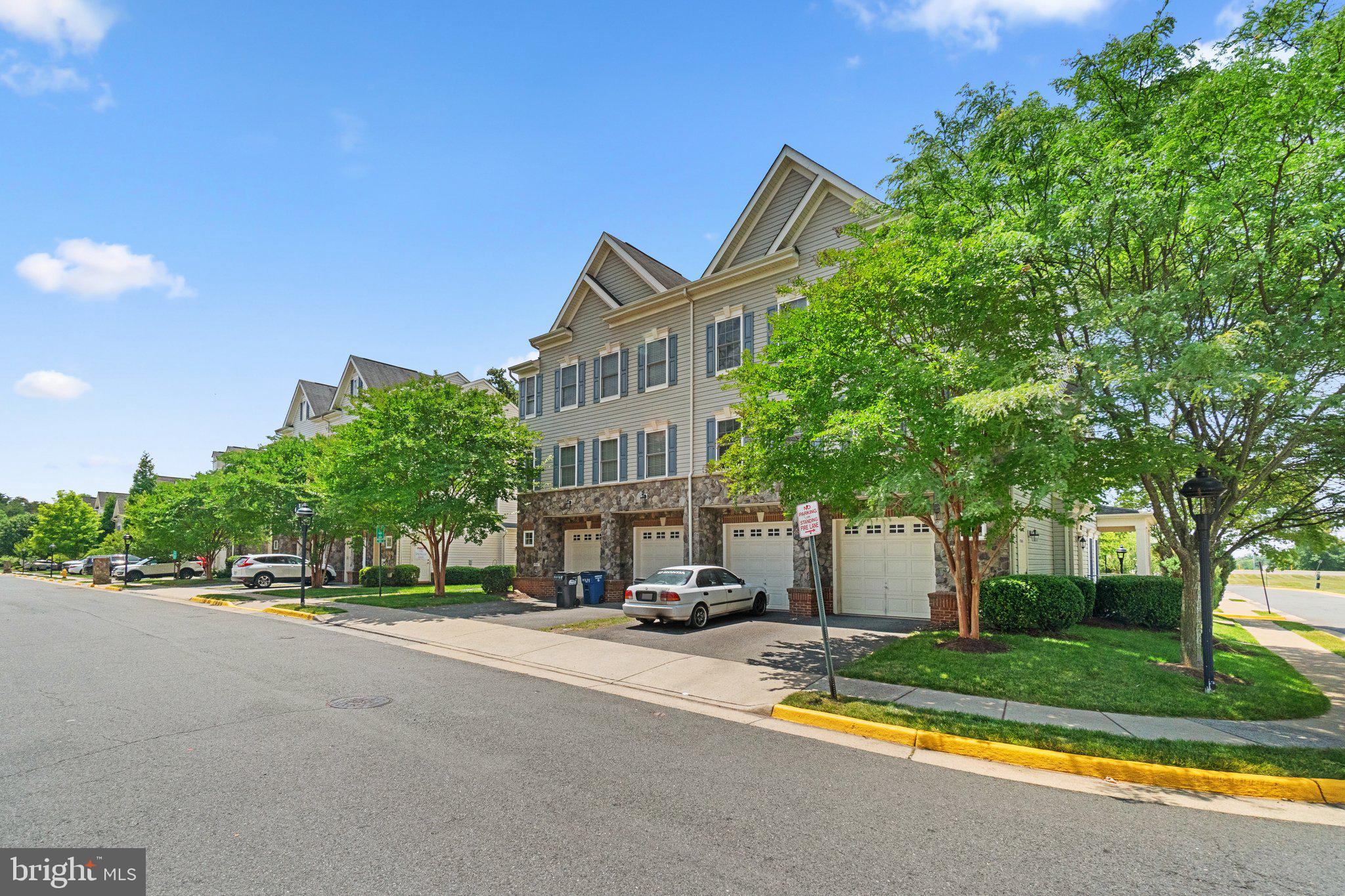 CHATSWORTH VILLAGE CONDO - Residential