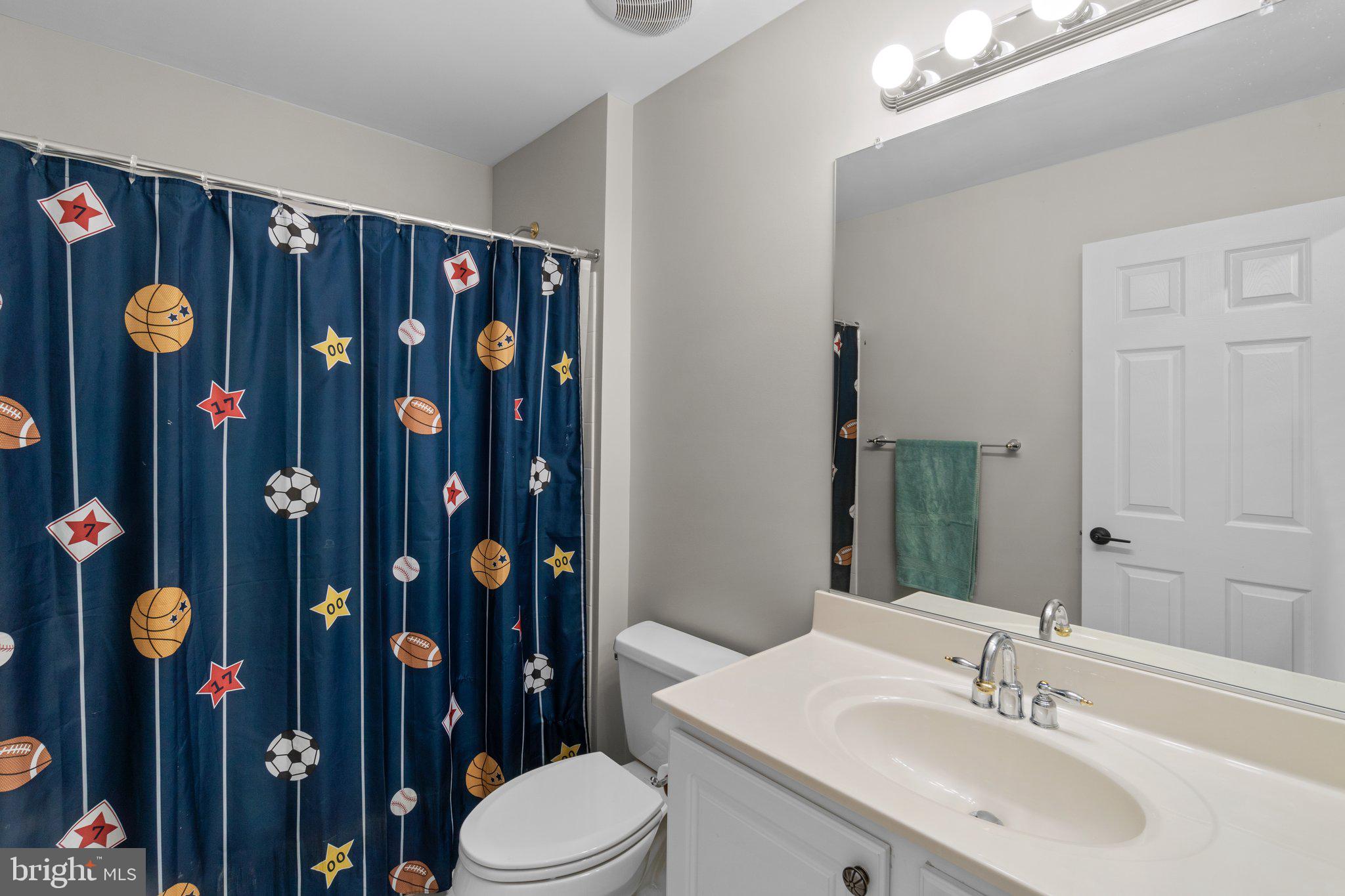 CHATSWORTH VILLAGE CONDO - Residential