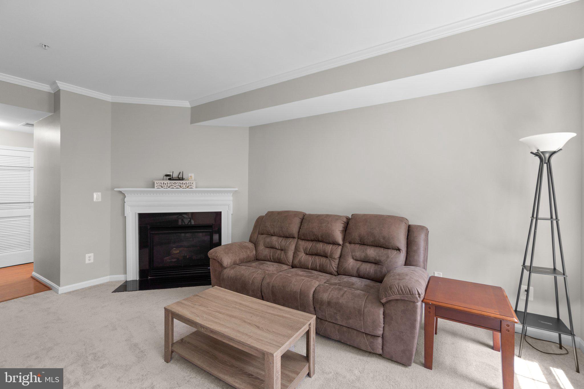 CHATSWORTH VILLAGE CONDO - Residential