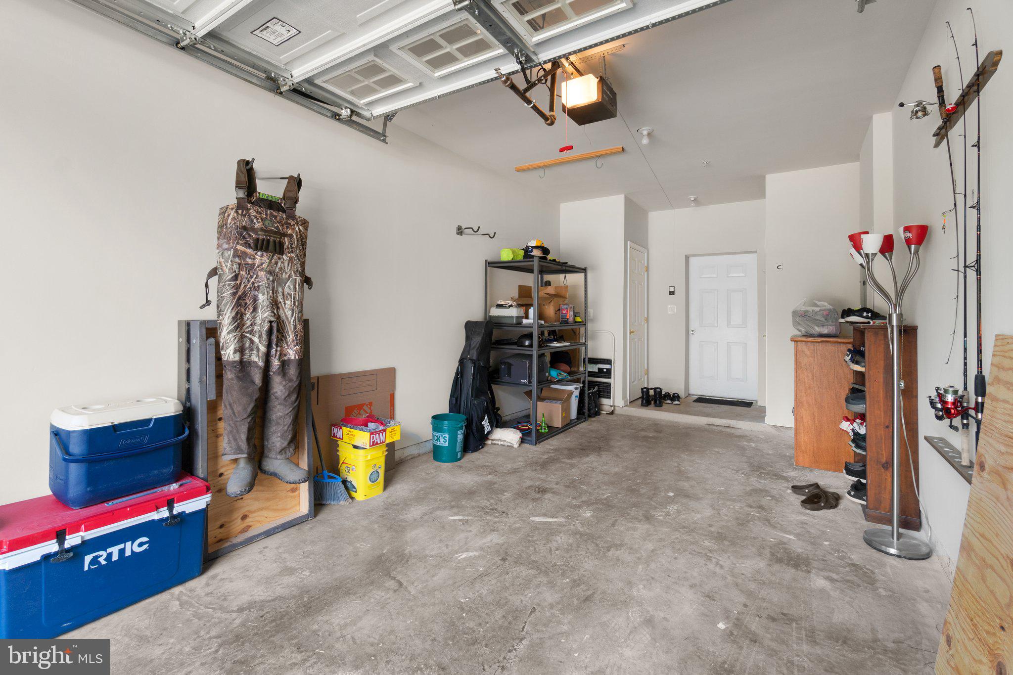 CHATSWORTH VILLAGE CONDO - Residential