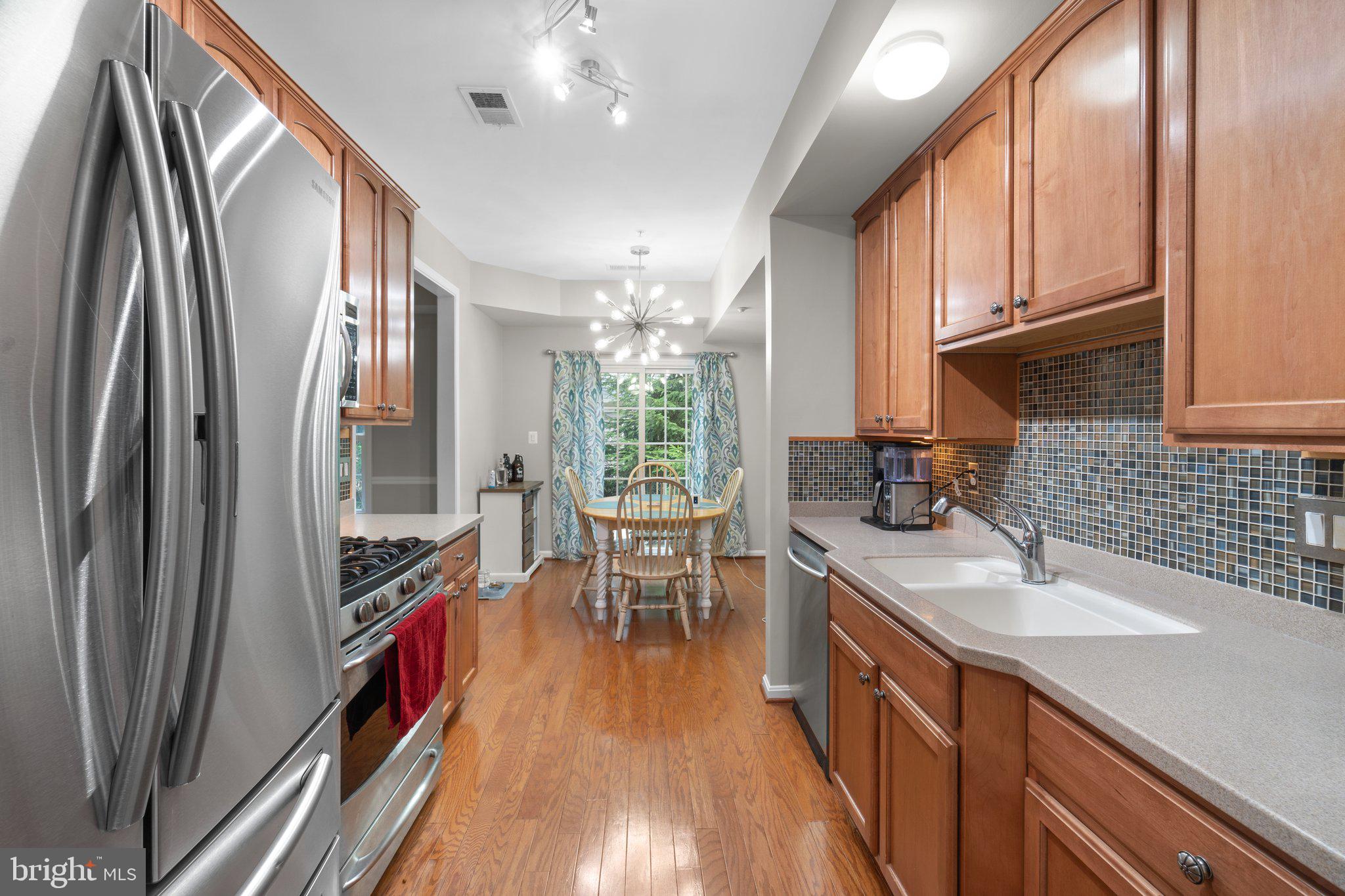 CHATSWORTH VILLAGE CONDO - Residential