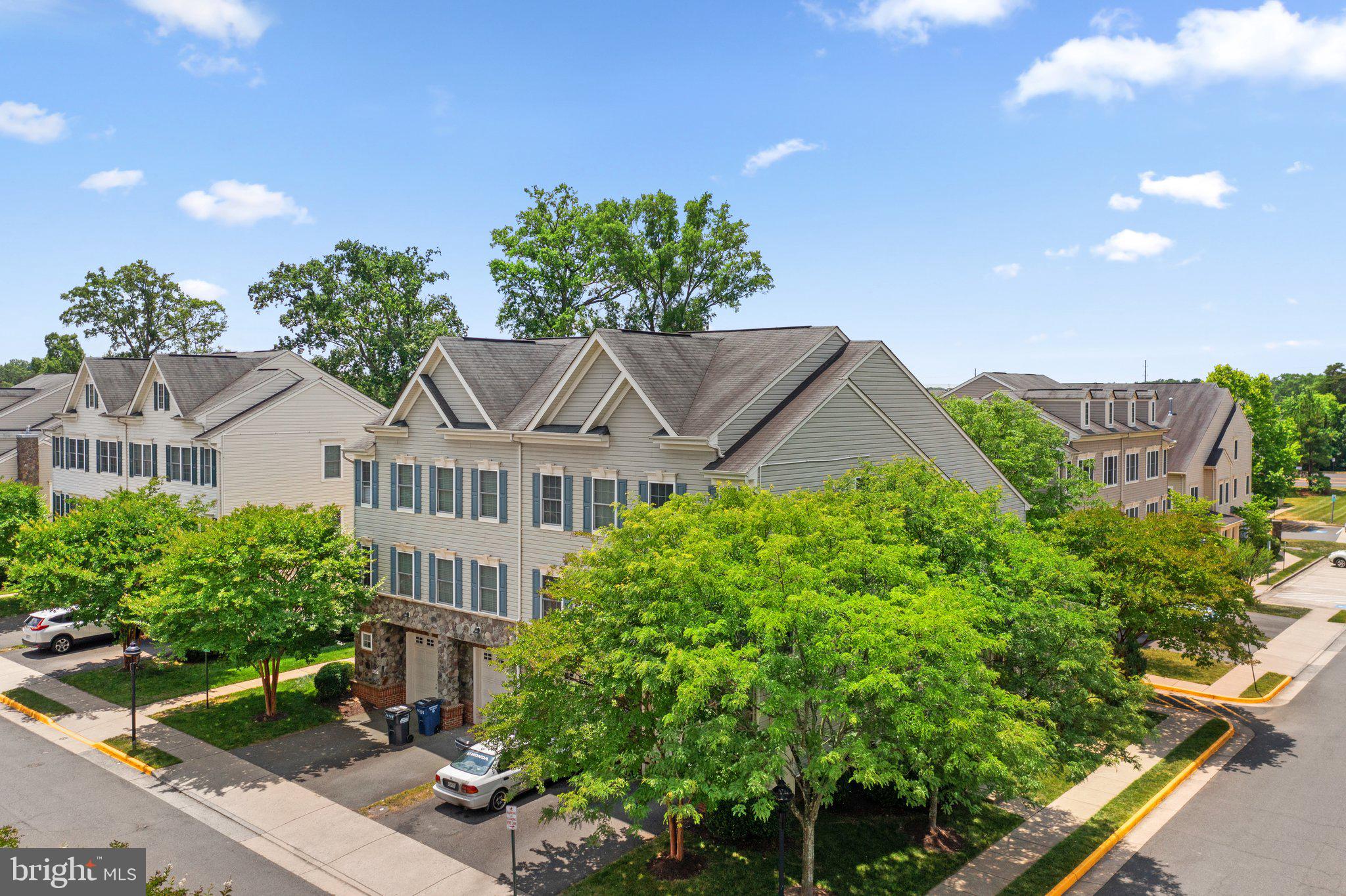 CHATSWORTH VILLAGE CONDO - Residential