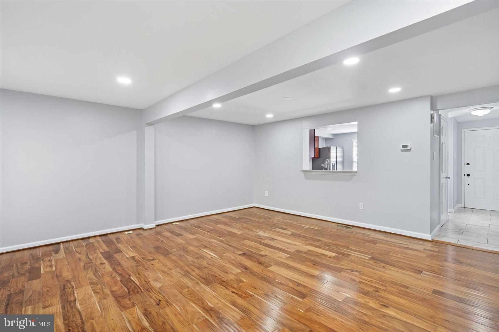 OAKMONT - Residential Lease