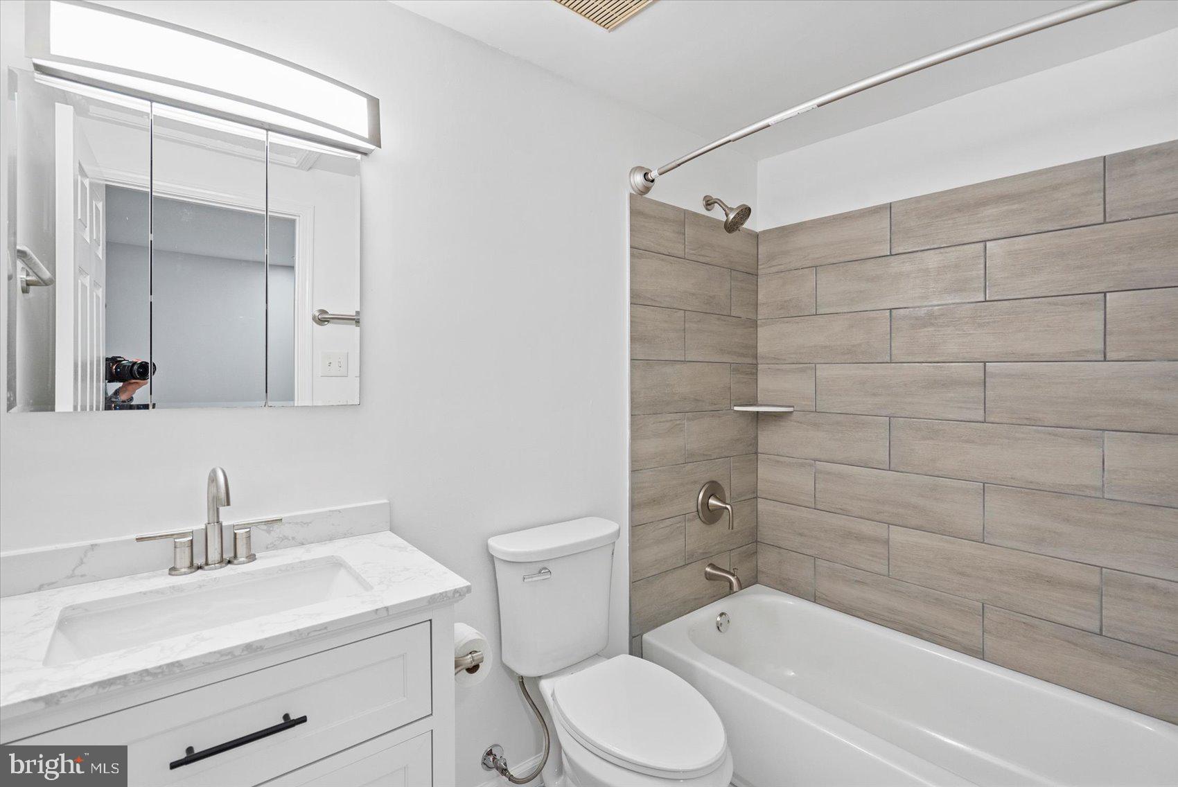 OAKMONT - Residential Lease