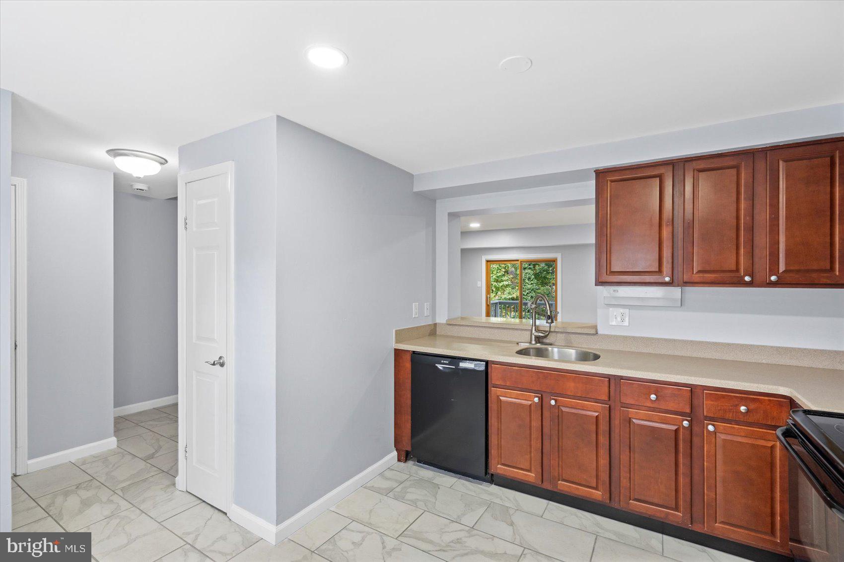 OAKMONT - Residential Lease