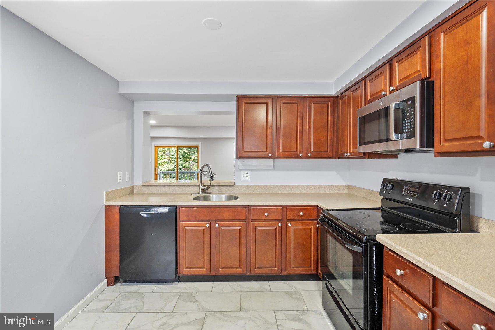 OAKMONT - Residential Lease