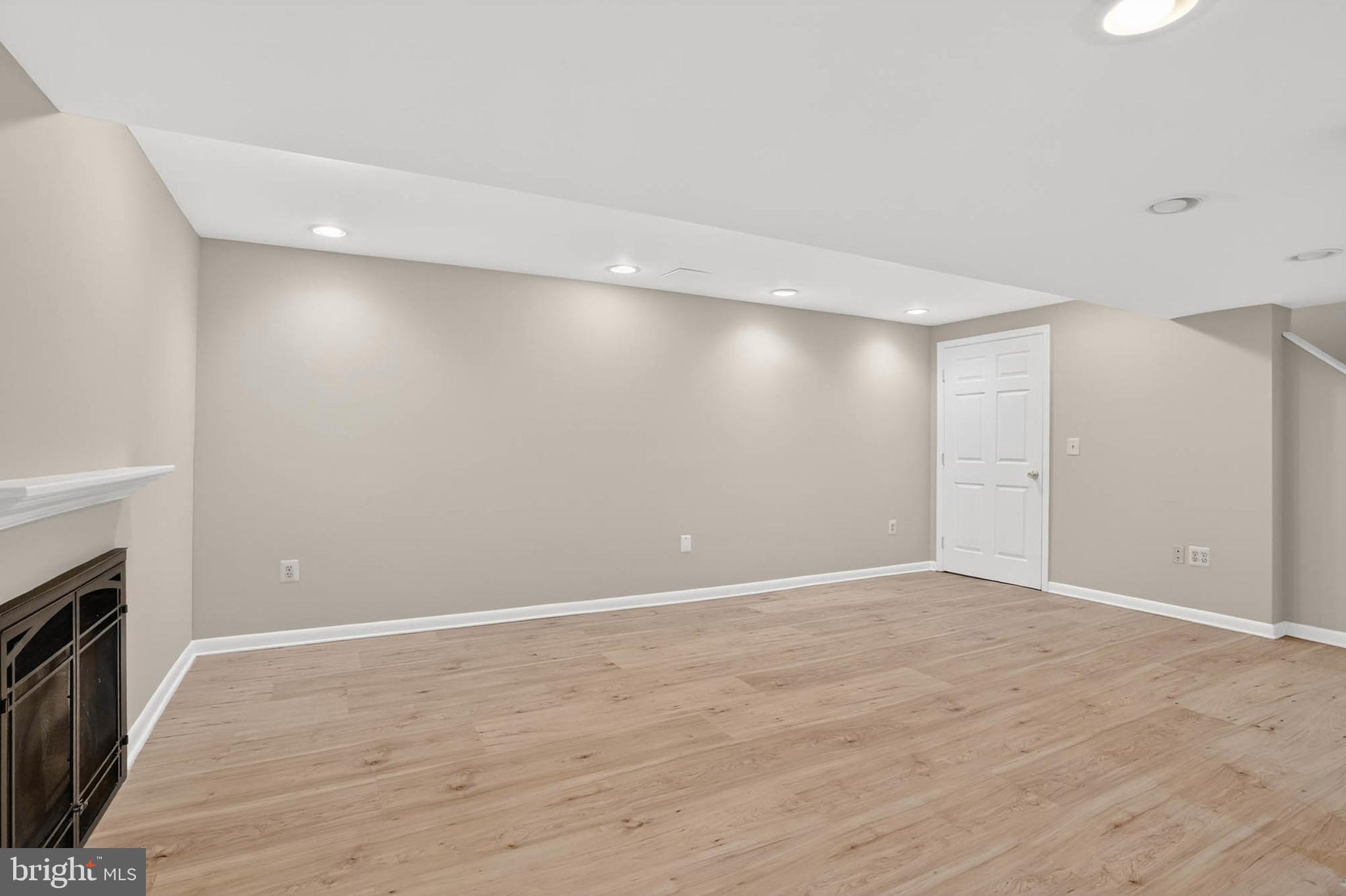 CAMPUS GREEN - Residential Lease