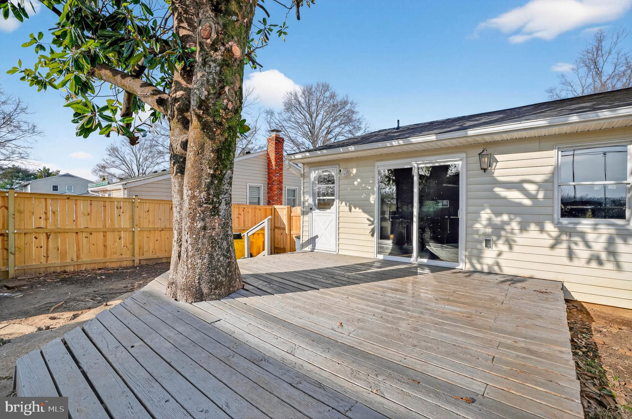 CAMPUS GREEN - Residential Lease