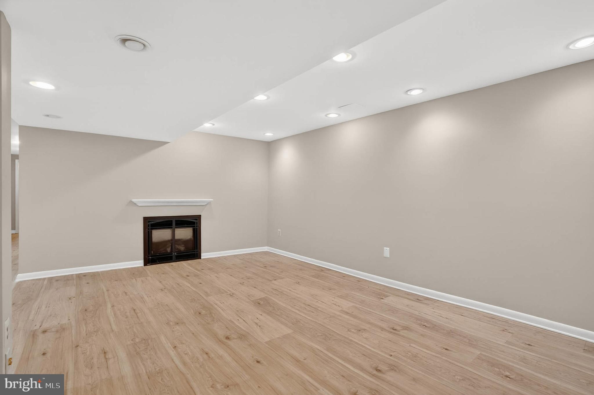 CAMPUS GREEN - Residential Lease