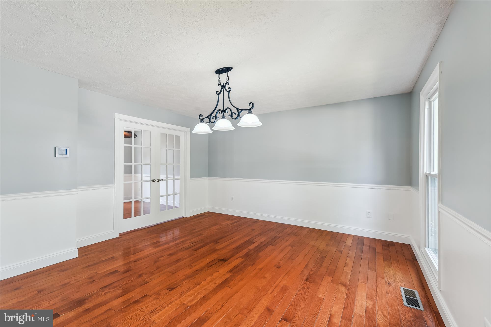 812 PEPPARD DRIVE