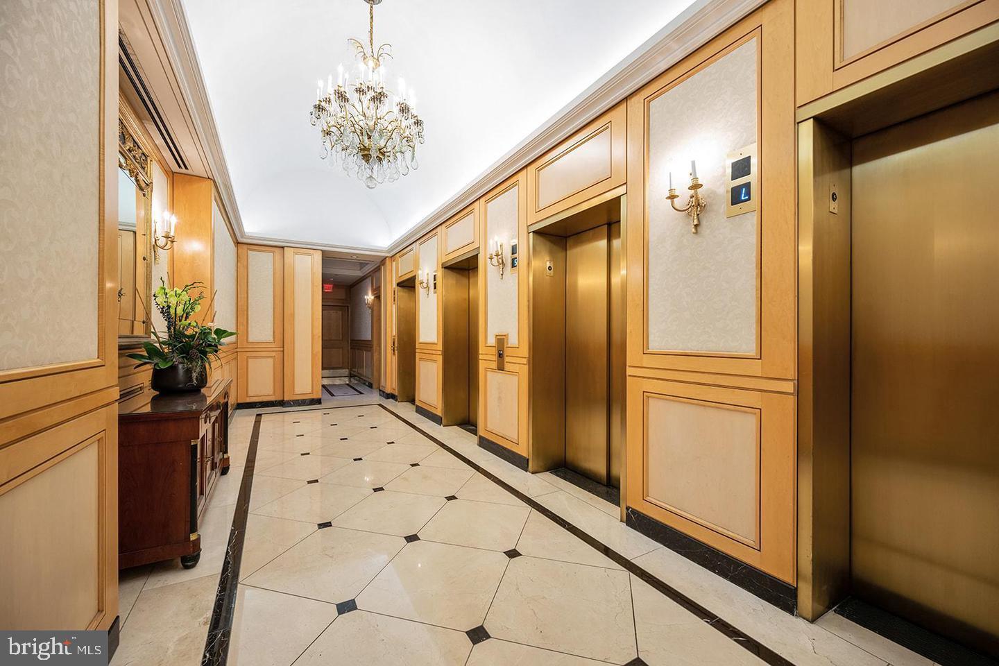 CENTER CITY - Residential