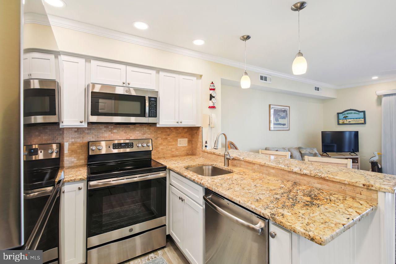 HIDDEN HARBOR - Residential