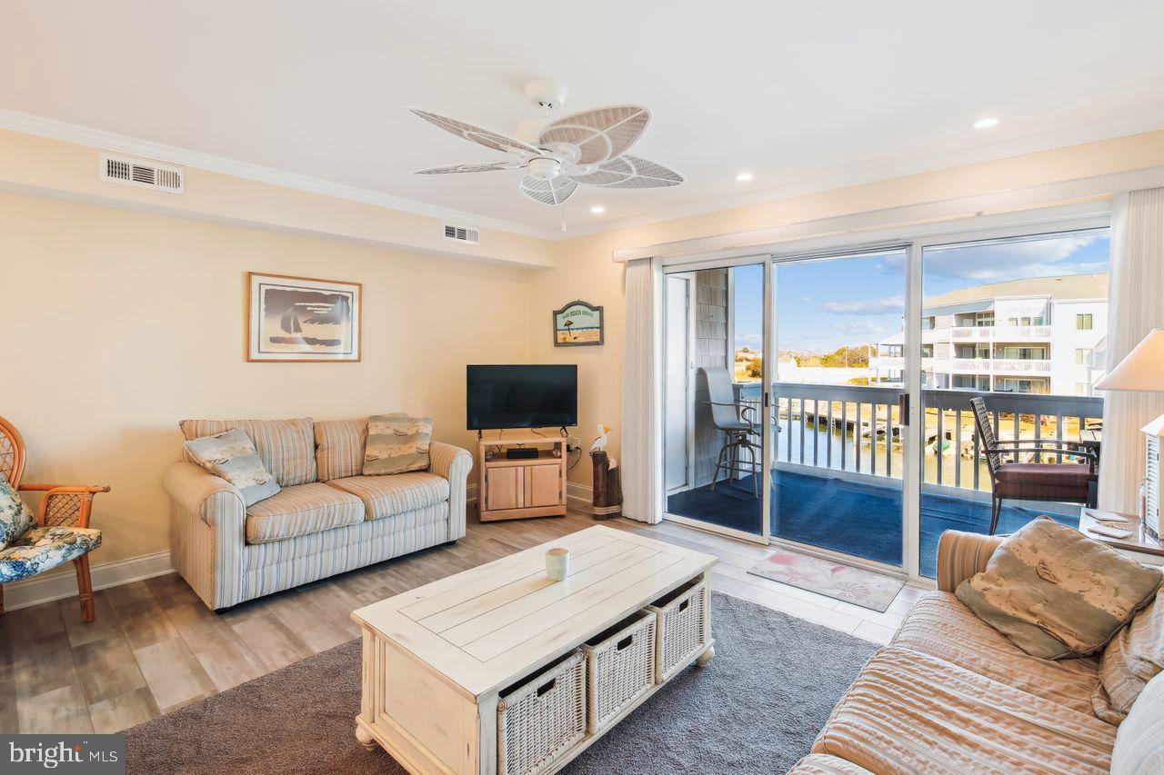 HIDDEN HARBOR - Residential