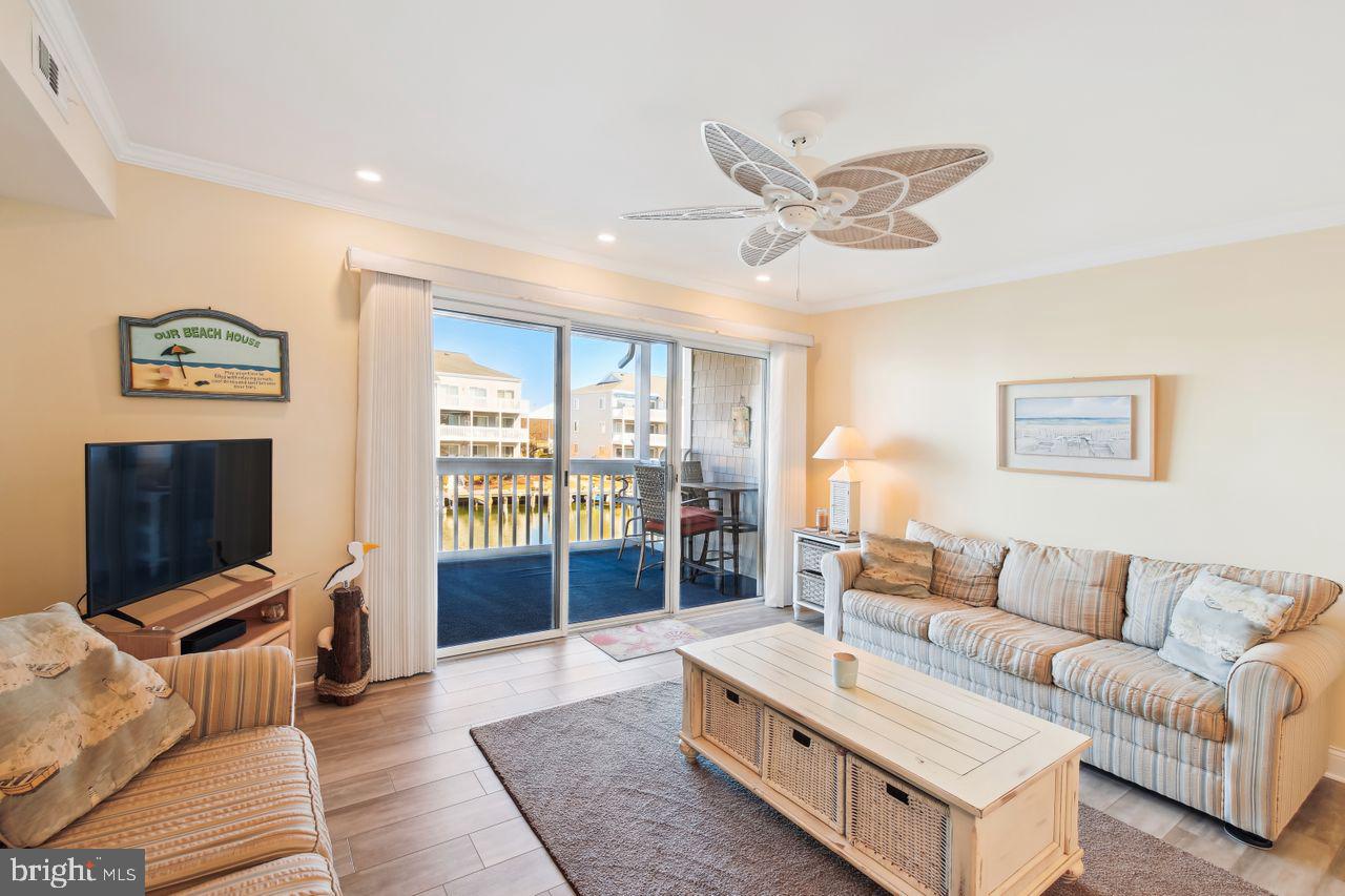 HIDDEN HARBOR - Residential