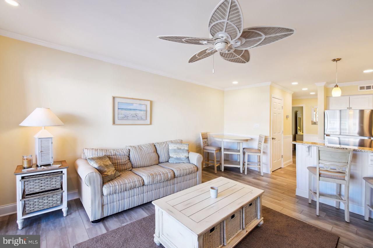 HIDDEN HARBOR - Residential