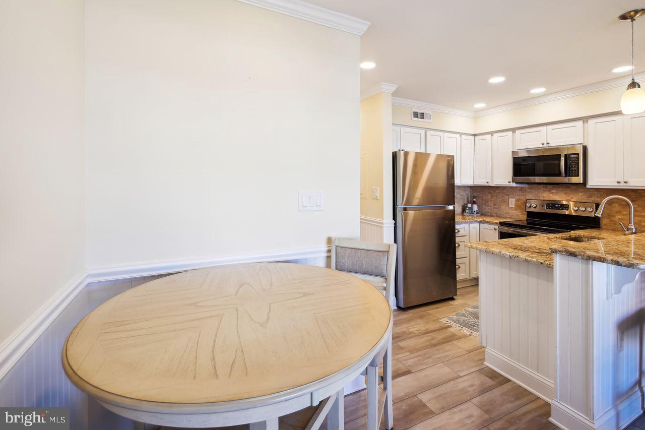 HIDDEN HARBOR - Residential