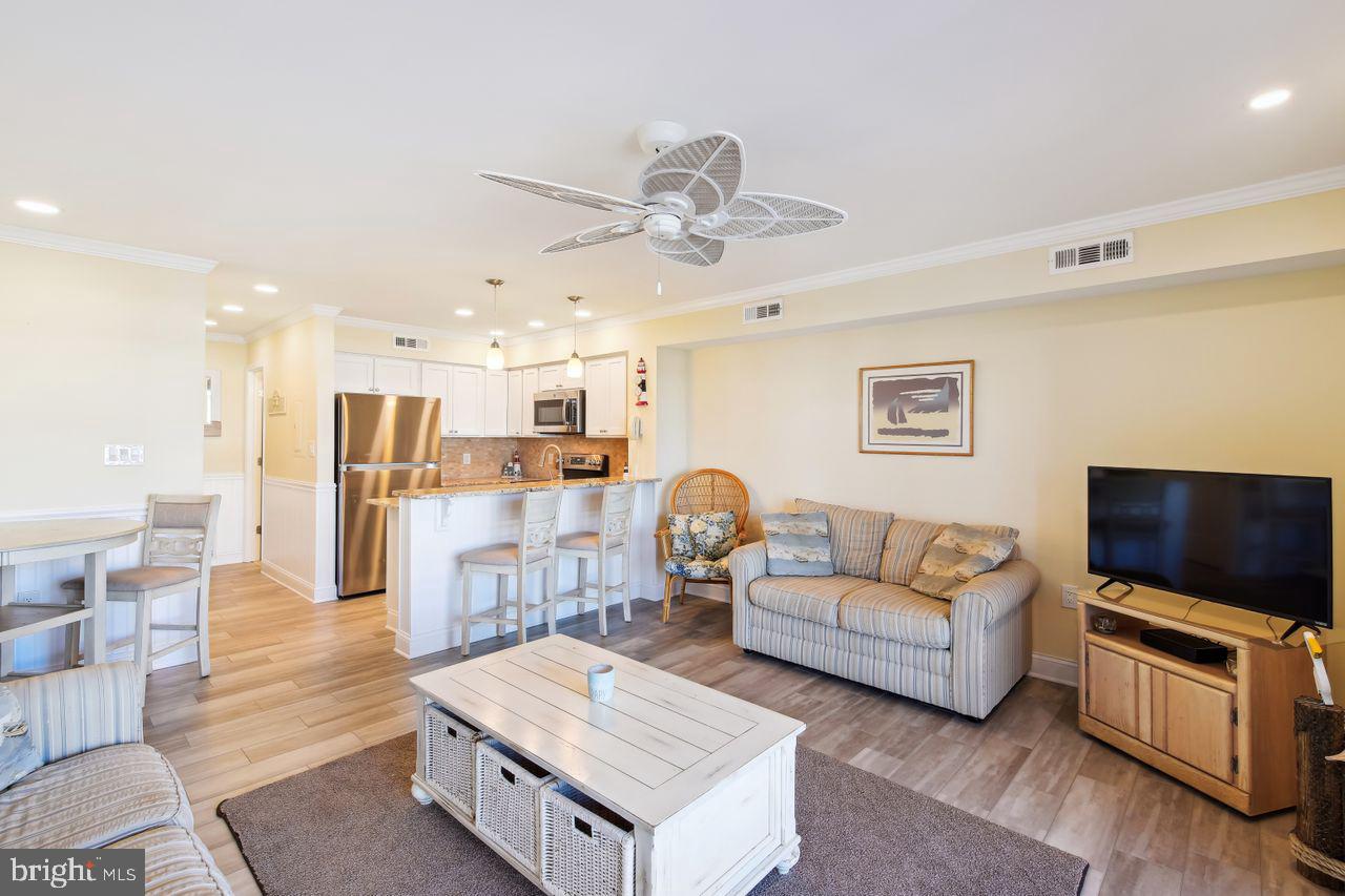 HIDDEN HARBOR - Residential