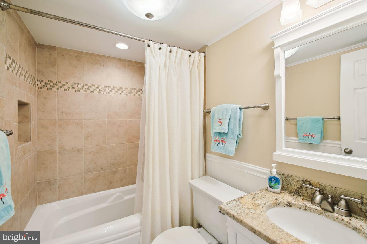 HIDDEN HARBOR - Residential