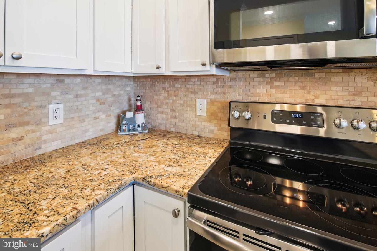 HIDDEN HARBOR - Residential