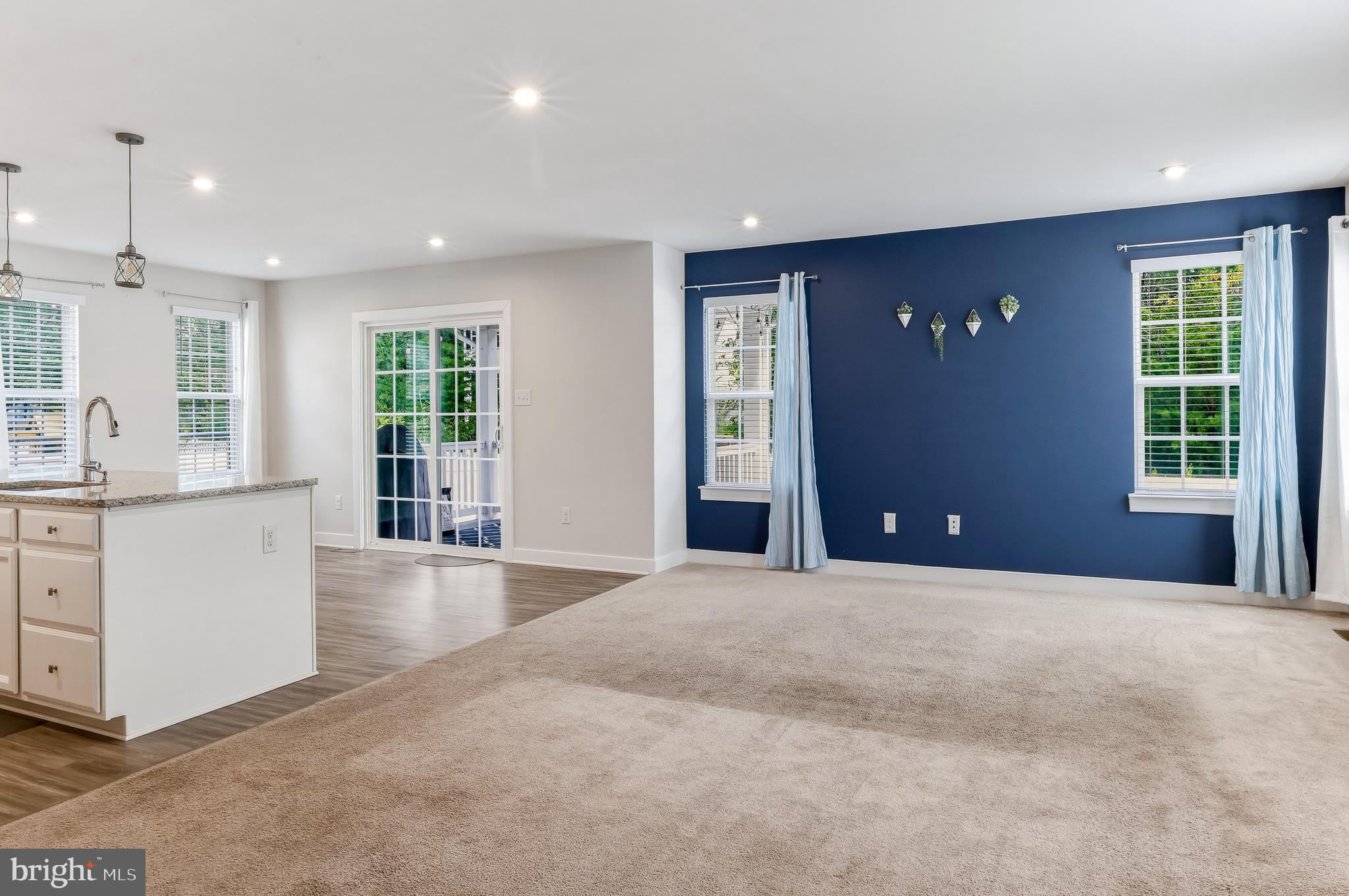 18 CIRCLE DRIVE
