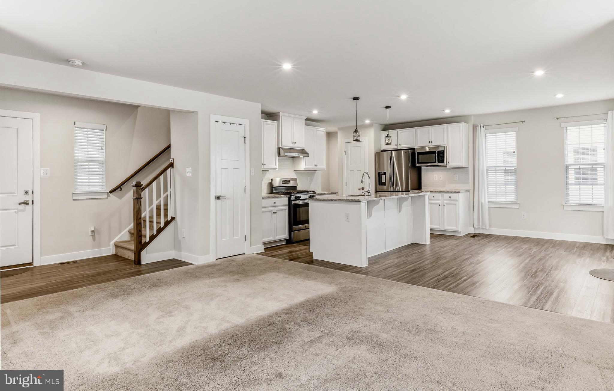 18 CIRCLE DRIVE