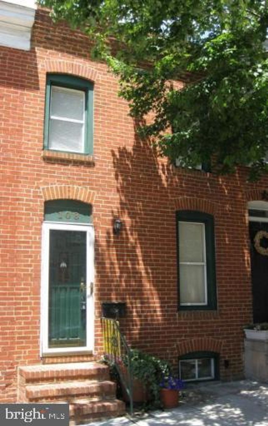 Well maintained home on a popular street close to Riverside Park with amazing outdoor space!!  This home only needs cosmetic updates and is perfect for a handy homeowner.  Features include 2 bedrooms, 1 bath, beautiful parquet floors and large kitchen. The separately deeded 12'x 45' courtyard is a rare find in the city and perfect for pets, gardening and outdoor entertaining.