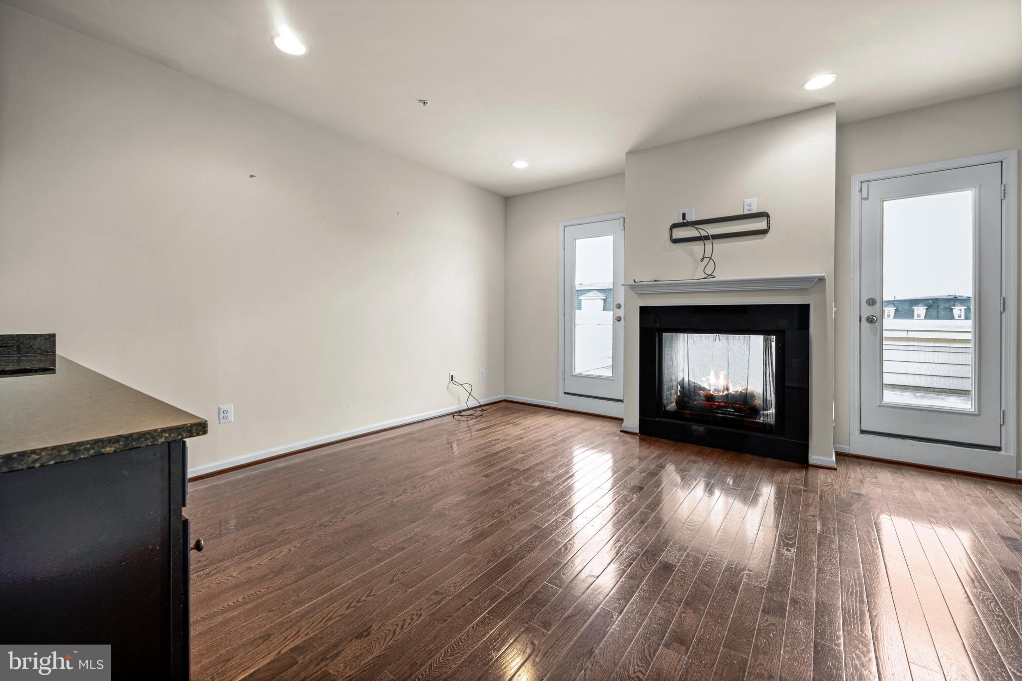 POTOMAC OVERLOOK - Residential Lease