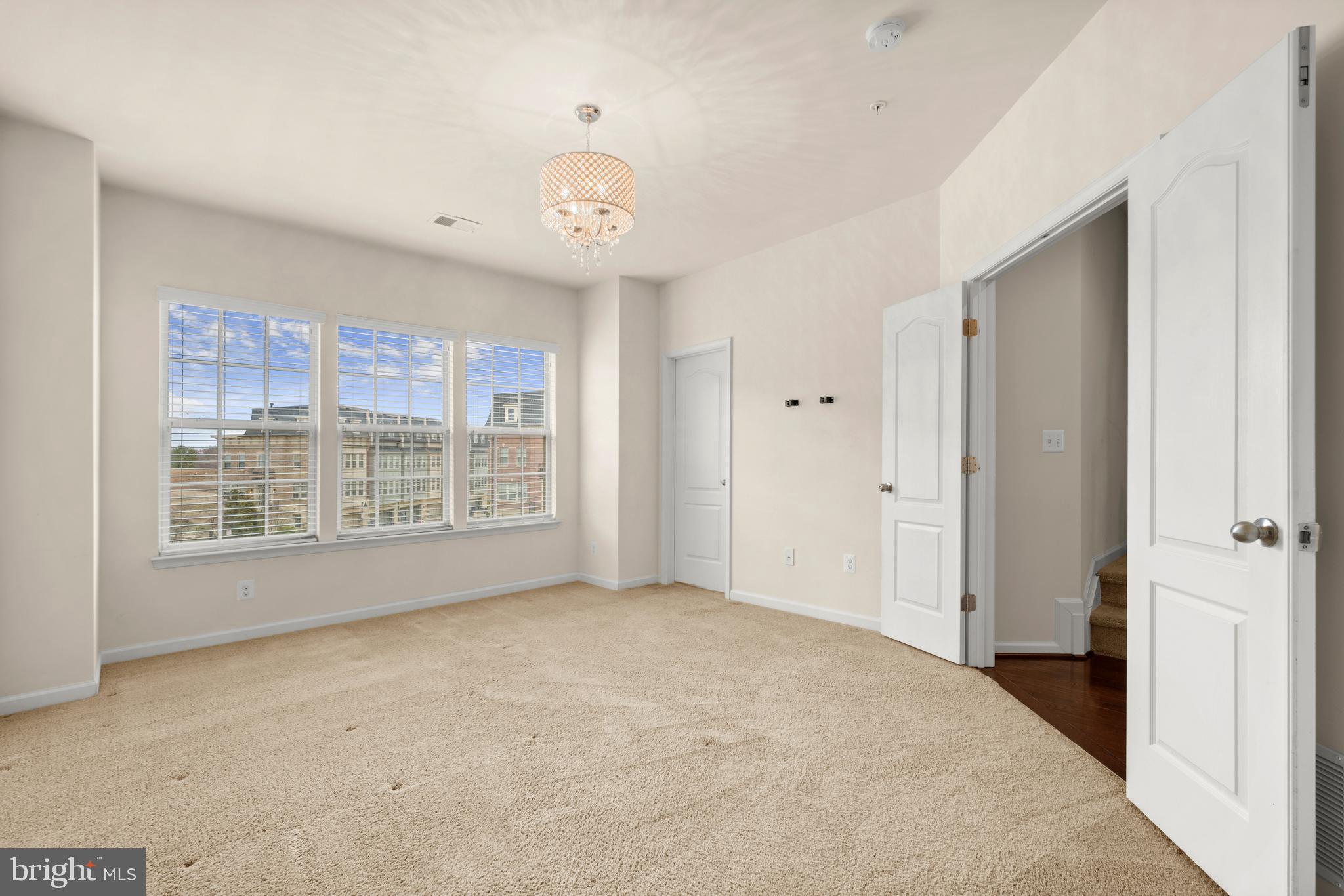 POTOMAC OVERLOOK - Residential Lease